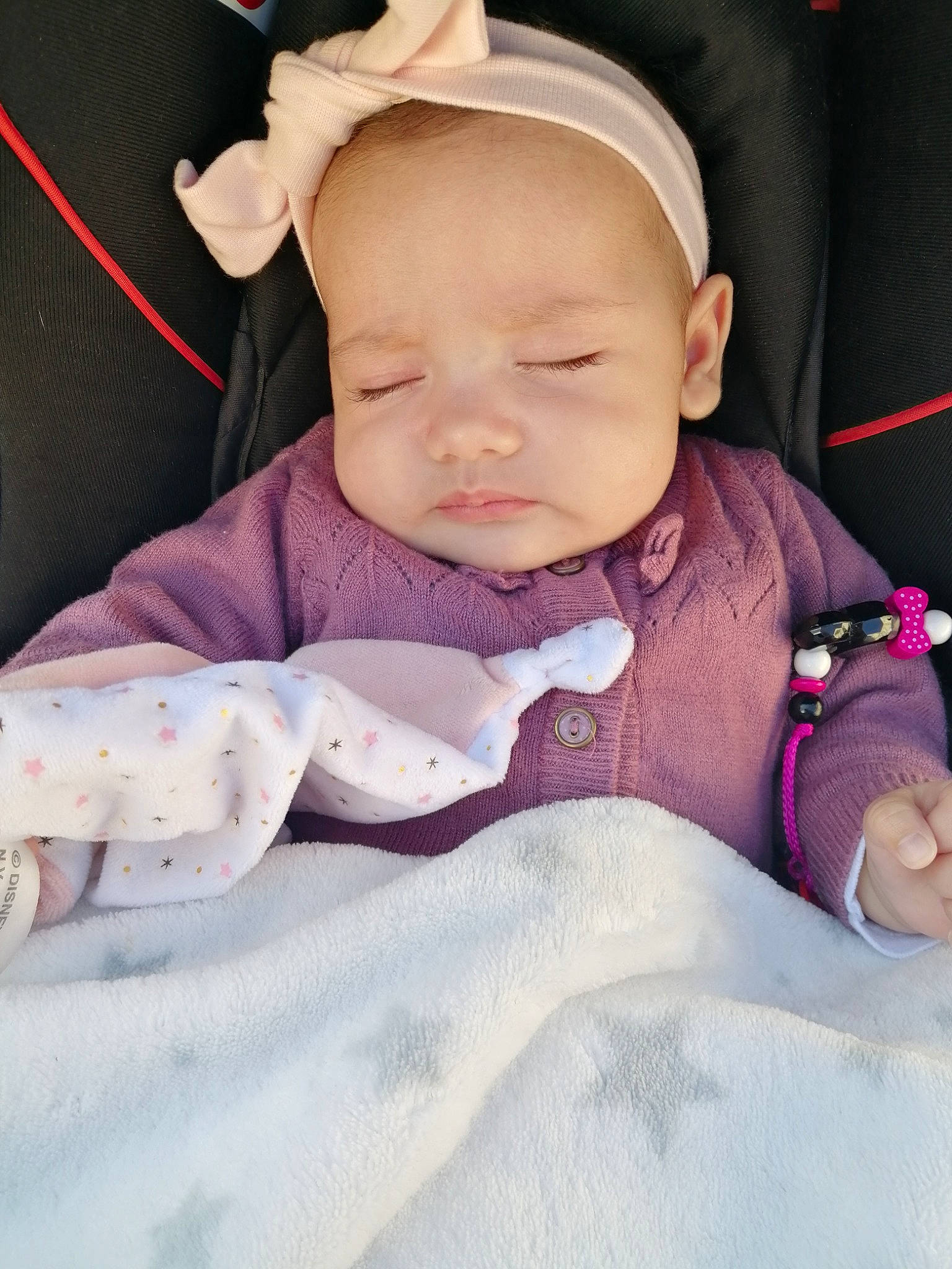 Mayssa participe au concours pour gagner de l'argent avec cette photo : baby, baby_products, beauty, cheek, child, chin, ear, eye, face, forehead, hand, head, lip, mouth, nose, person, pink, product, skin, smile