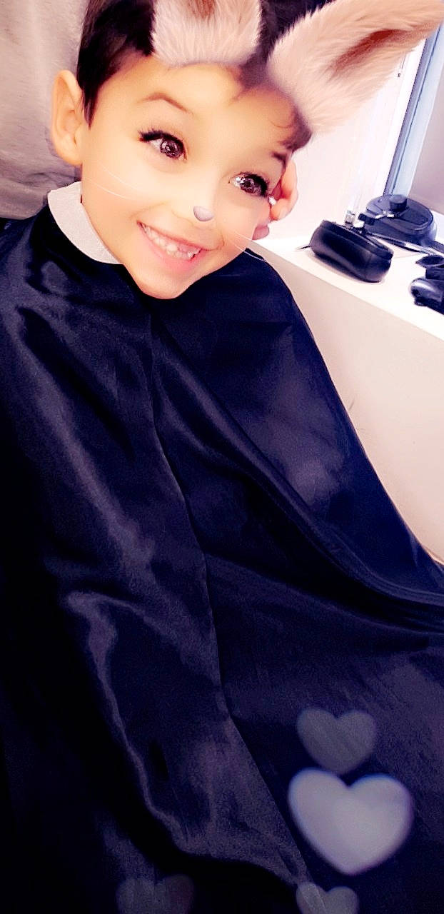 Imrane participe au concours pour gagner de l'argent avec cette photo : black_hair, child, joy, outerwear, person, textile, toddler