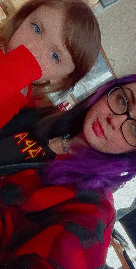 Makinzly is registered to the contest to win money with this photo: bangs, beauty, cheek, ear, eyebrow, eyelash, eyewear, happy, hime_cut, layered_hair, lip, long_hair, magenta, mouth, nose, organ, person, pink, selfie, skin