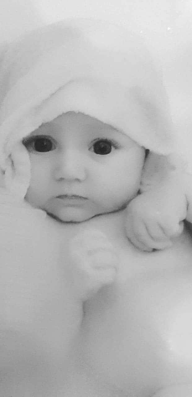 Adèle a rejoint le concours — aidez-le/la à gagner de superbes lots ! baby, black_and_white, cheek, child, eye, eyebrow, face, forehead, head, headgear, lip, monochrome, monochrome_photography, mouth, nose, person, photograph, photography, skin, toddler