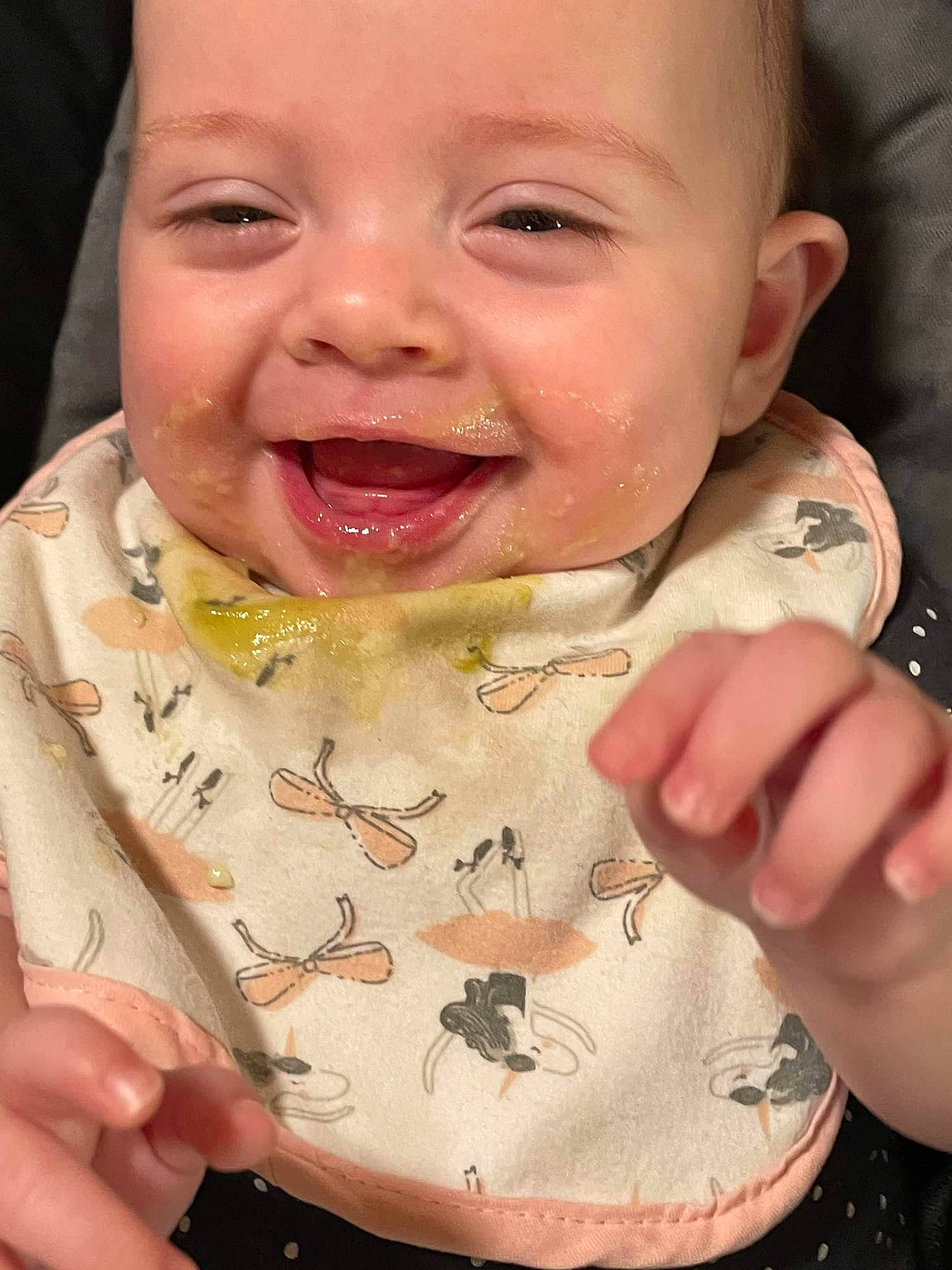 Kinsley is registered to the contest to win money with this photo: cheek, chin, eye, eyebrow, face, facial_expression, finger, forehead, hairstyle, hand, happy, iris, jaw, joy, lip, mouth, neck, nose, person, skin