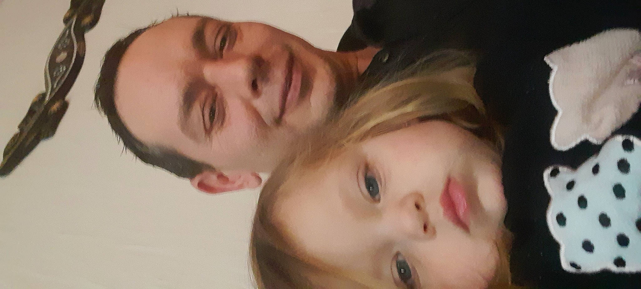 Maelyn a rejoint le concours — aidez-le/la à gagner de superbes lots ! beauty, cheek, child, chin, ear, eyebrow, eyelash, facial_expression, forehead, gesture, happy, iris, jaw, joy, lip, mouth, neck, nose, person, plant