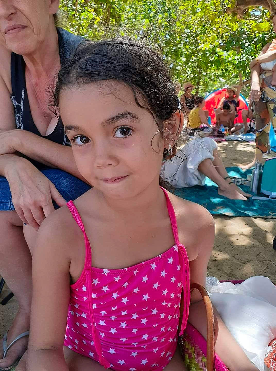 Raelya participe au concours pour gagner de l'argent avec cette photo : child, fun, leisure, neck, person, recreation, smile, summer, swimwear, vacation