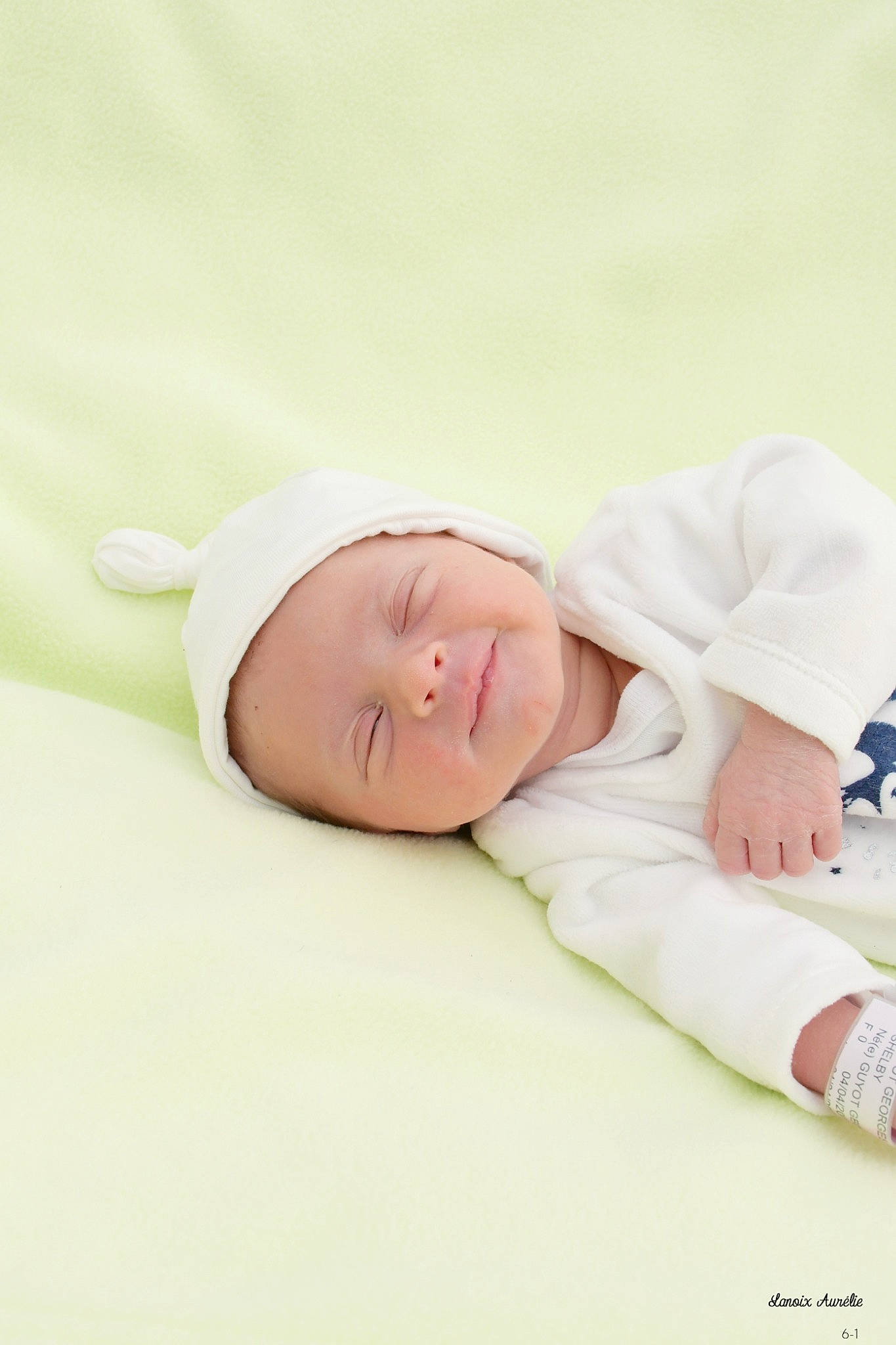 Shelby participe au concours pour gagner de l'argent avec cette photo : baby, baby_sleeping, baby_toddler_clothing, child, collar, comfort, fashion_accessory, grass, happy, linens, pattern, person, portrait_photography, sleep, sleeve, toddler