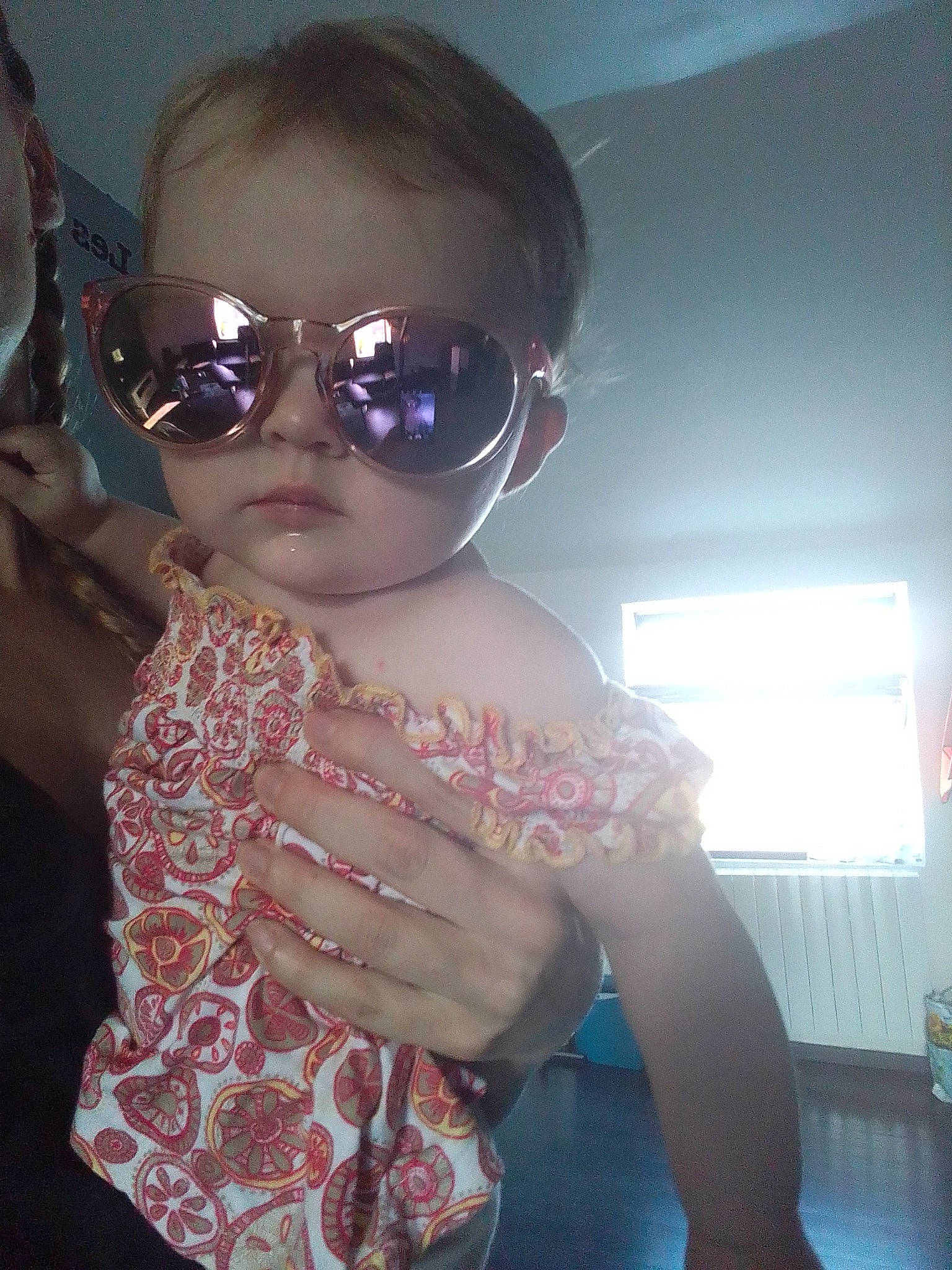 Ivana a rejoint le concours — aidez-le/la à gagner de superbes lots ! child, cool, event, eye_glass_accessory, eyewear, facial_expression, flash_photography, fun, goggles, hairstyle, happy, headgear, lip, magenta, person, personal_protective_equipment, purple, skin, sunglasses, toddler