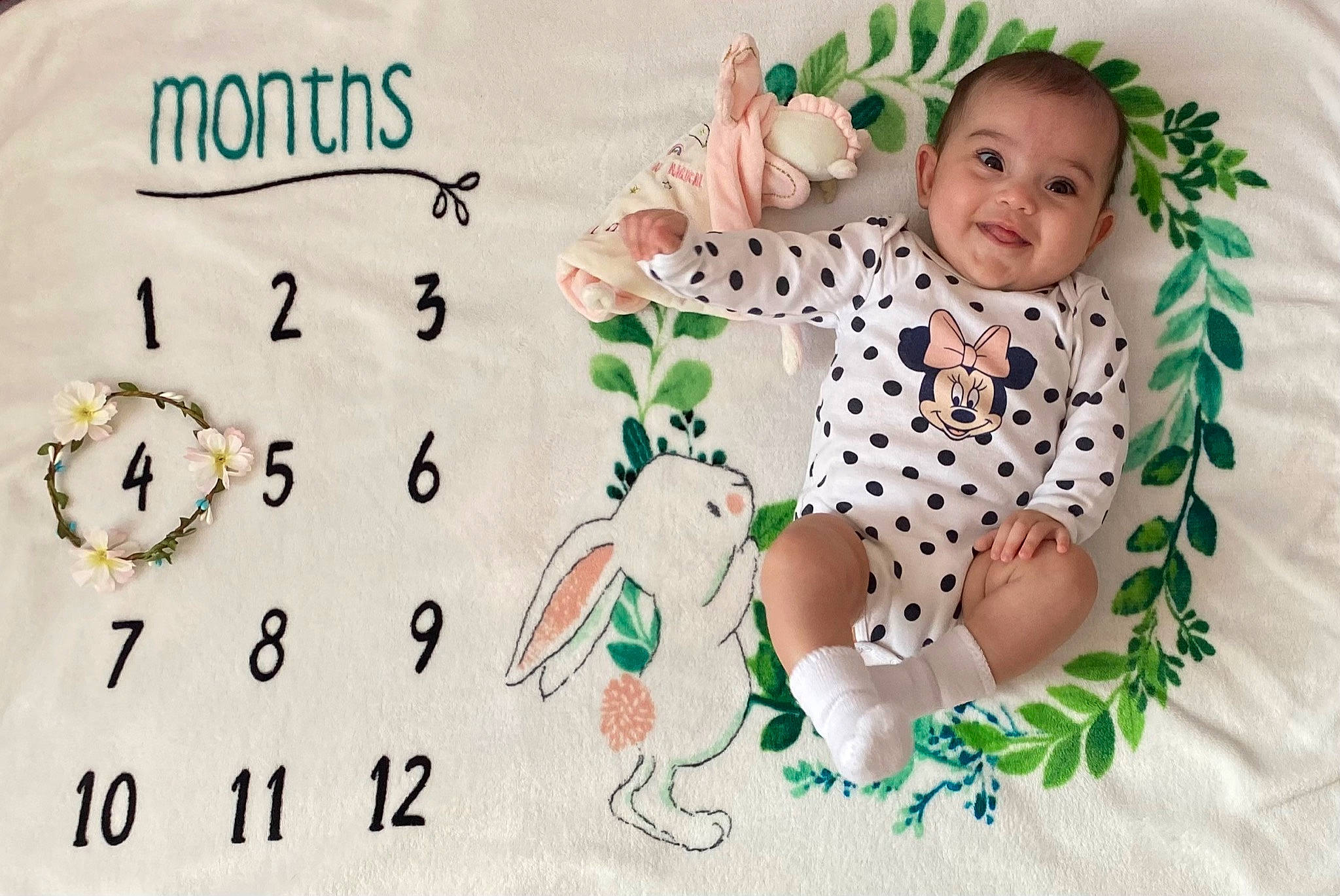 Cataleya participe au concours pour gagner de l'argent avec cette photo : baby, baby_toddler_clothing, child, circle, font, graphics, grass, happy, illustration, joy, laugh, linens, mammal, number, pattern, people_in_nature, person, product, sleeve, smile