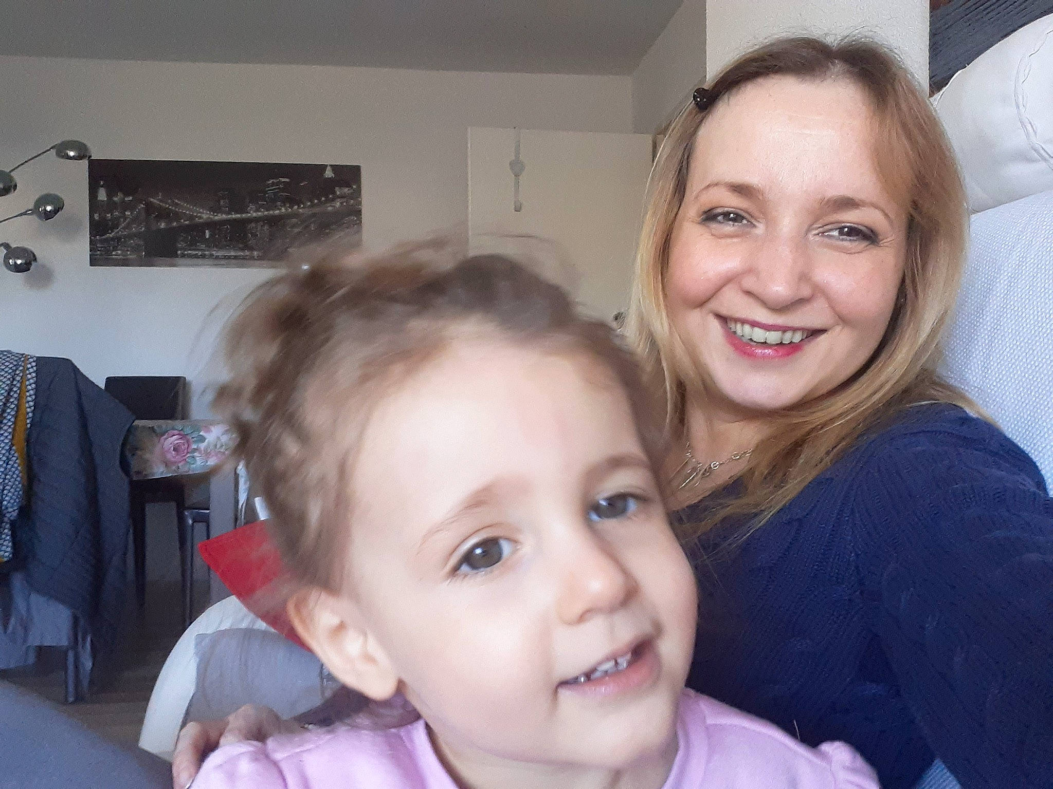 Sophia a rejoint le concours — aidez-le/la à gagner de superbes lots ! baby, cheek, child, event, eyebrow, eyelash, fun, happy, iris, joy, mouth, nose, people, person, picture_frame, room, shoulder, sitting, skin, smile