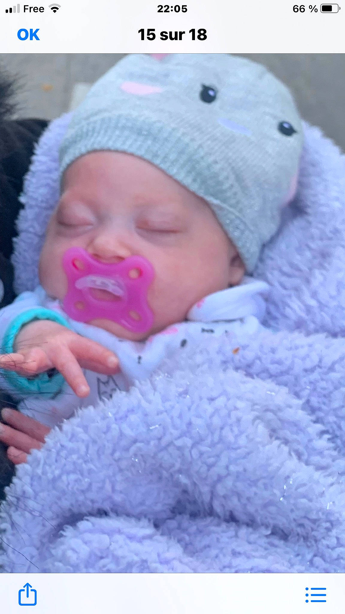 Ewa a rejoint le concours — aidez-le/la à gagner de superbes lots ! baby, baby_toddler_clothing, cap, cheek, comfort, gesture, grass, happy, headwear, knit_cap, lip, mouth, nose, person, photograph, pink, skin, smile, textile, toddler