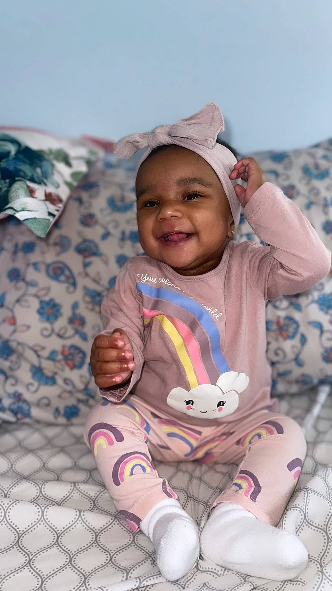 Sayori is registered to the contest to win money with this photo: baby, baby_toddler_clothing, blue, child, comfort, eye, face, fun, happy, head, headwear, human_body, joy, linens, mammal, people, person, pink, skin, sleeve