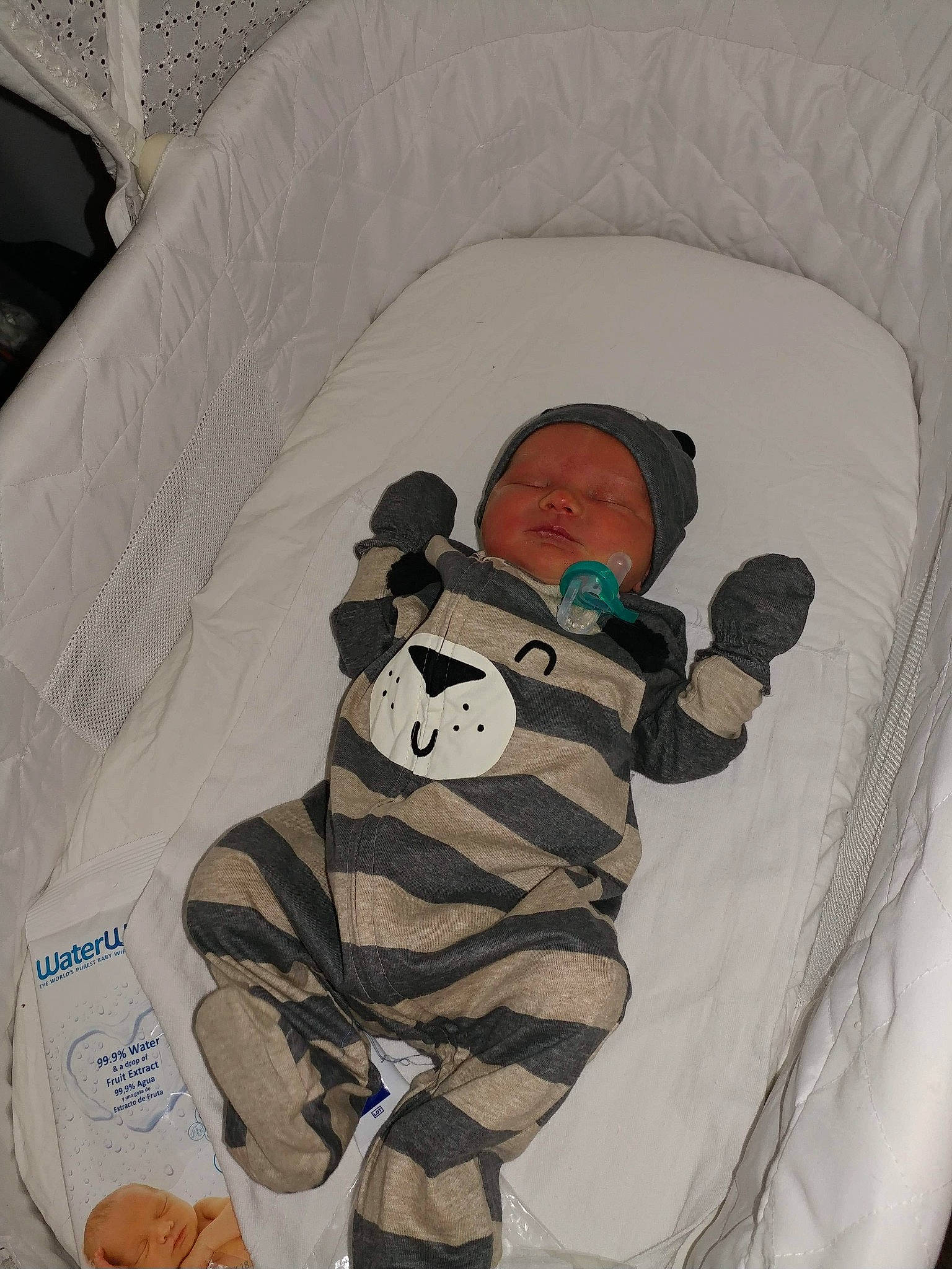 Leon is registered to the contest to win money with this photo: baby, bedtime, child, illustration, person, sleep, teddy_bear, textile