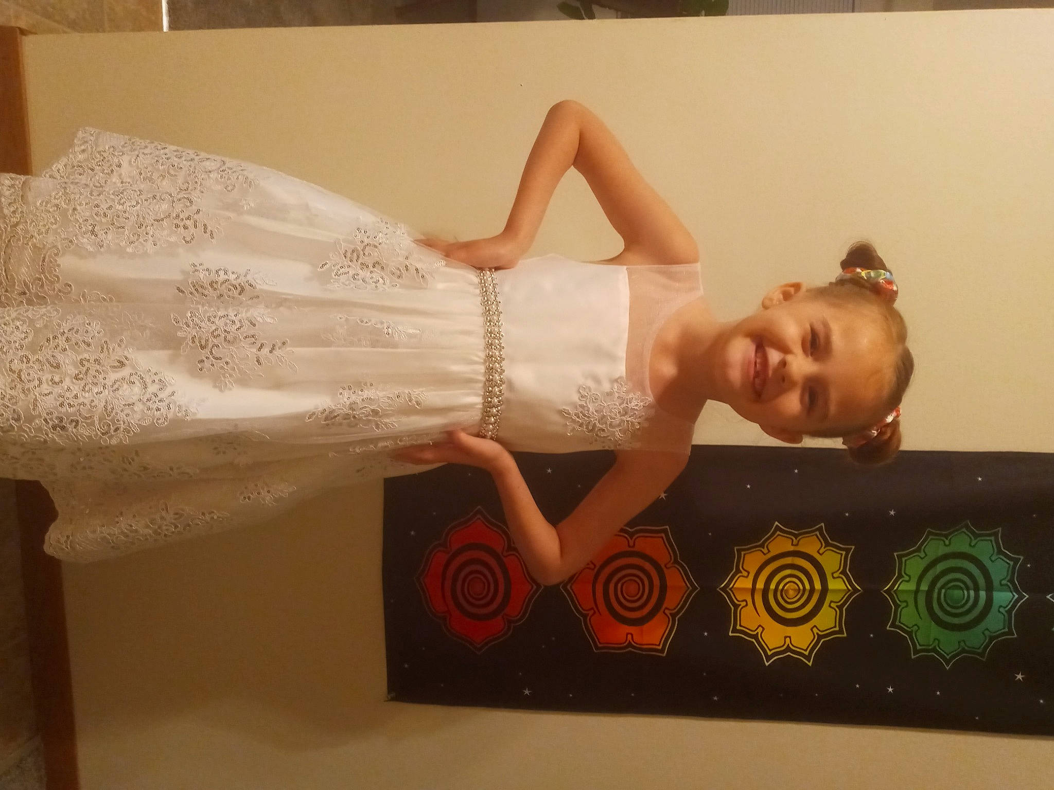 Saydabell is registered to the contest to win money with this photo: beauty, bridal_accessory, bridal_clothing, bridal_party_dress, bridal_veil, bride, dress, embellishment, event, fashion_design, flash_photography, formal_wear, gown, happy, headpiece, joy, person, room, textile, thigh