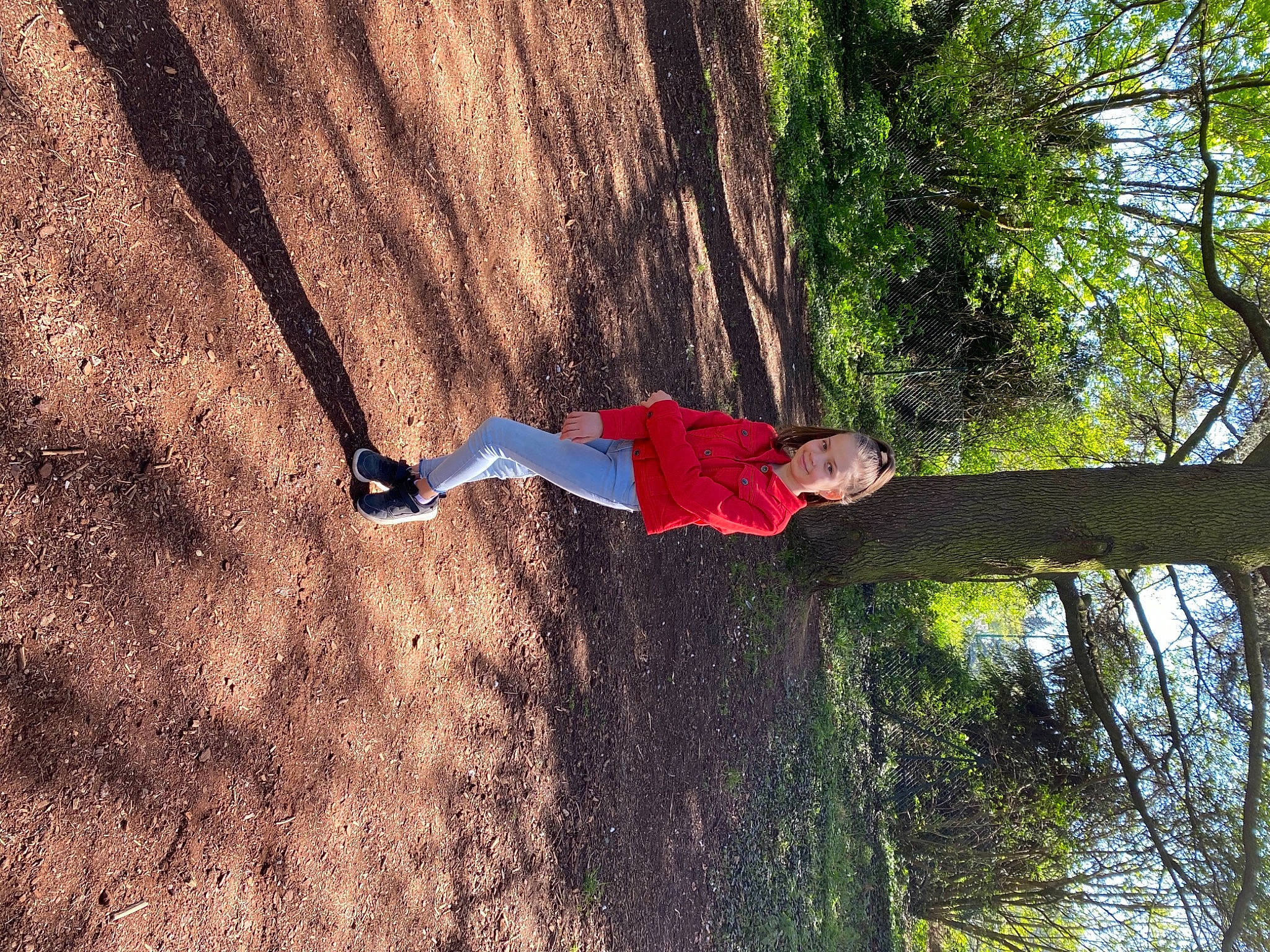 Cucerovschii a rejoint le concours — aidez-le/la à gagner de superbes lots ! balance, branch, forest, fun, grass, happy, joy, landscape, leisure, people_in_nature, person, plant, recreation, rope, slope, soil, sports, tree, trunk, twig