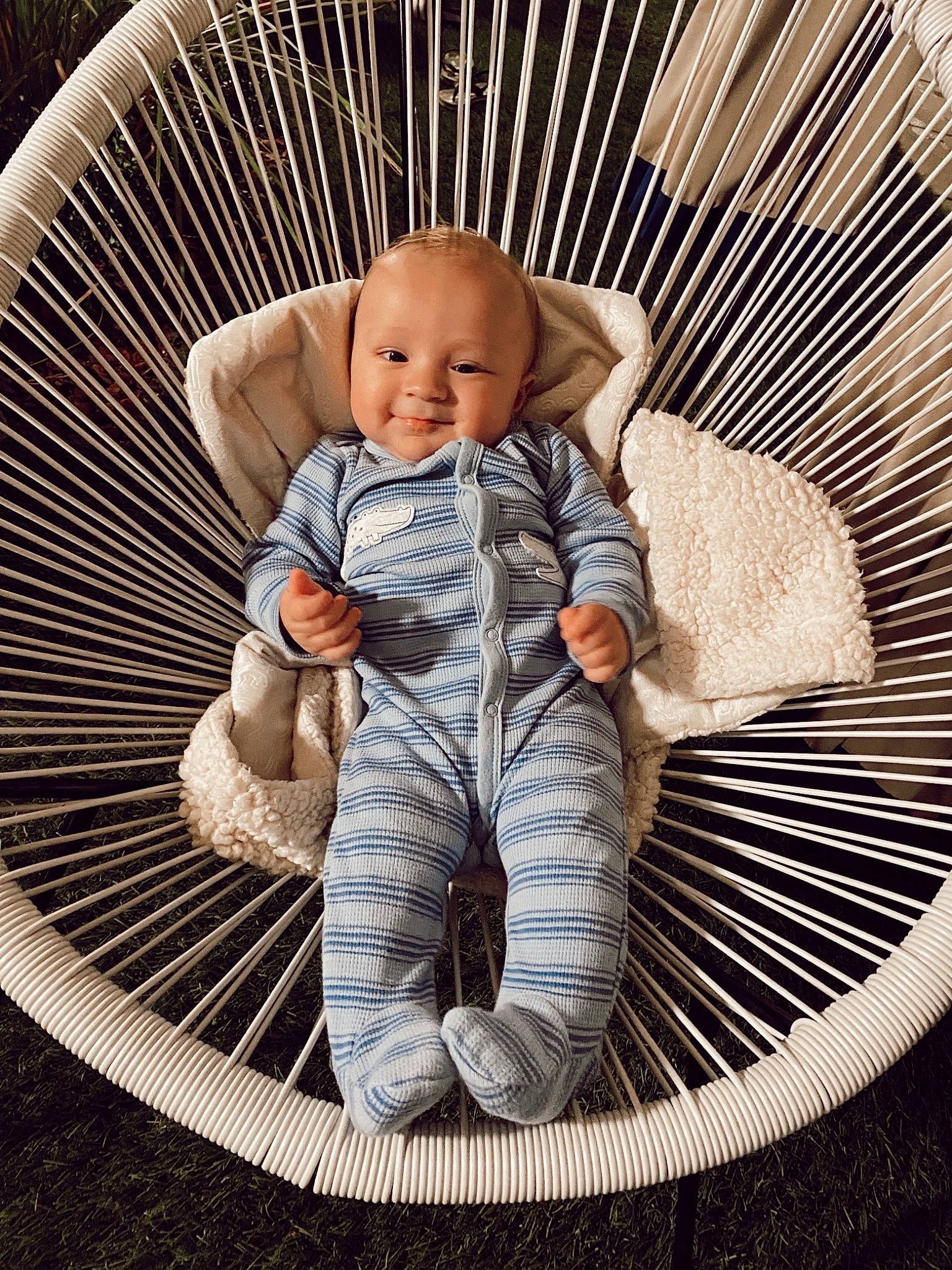 Keanu is registered to the contest to win money with this photo: baby, baby_toddler_clothing, child, circle, collar, comfort, fashion_accessory, flash_photography, happy, monochrome_photography, pattern, people_in_nature, person, portrait_photography, product, sitting, sleeve, smile, stock_photography, symmetry