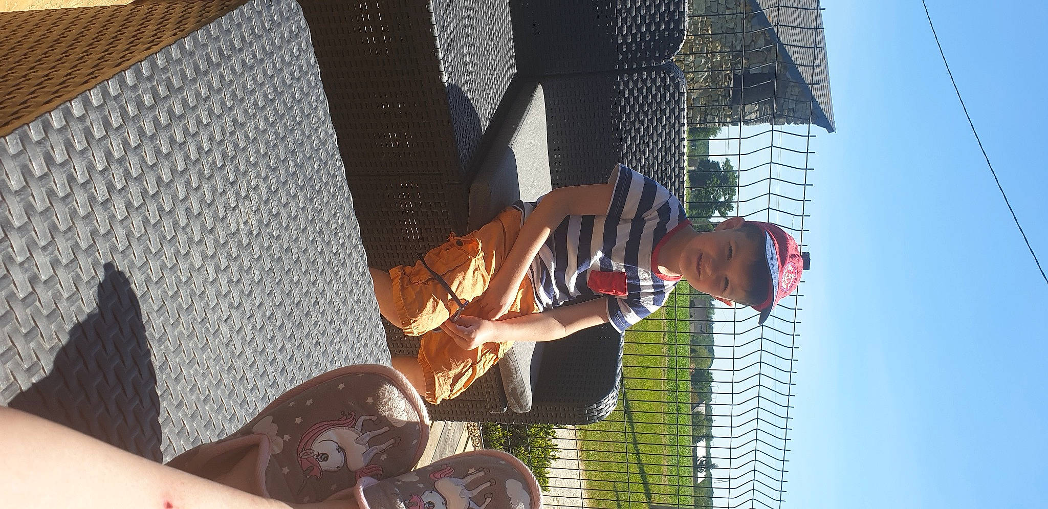 Ethan a rejoint le concours — aidez-le/la à gagner de superbes lots ! headwear, joy, person