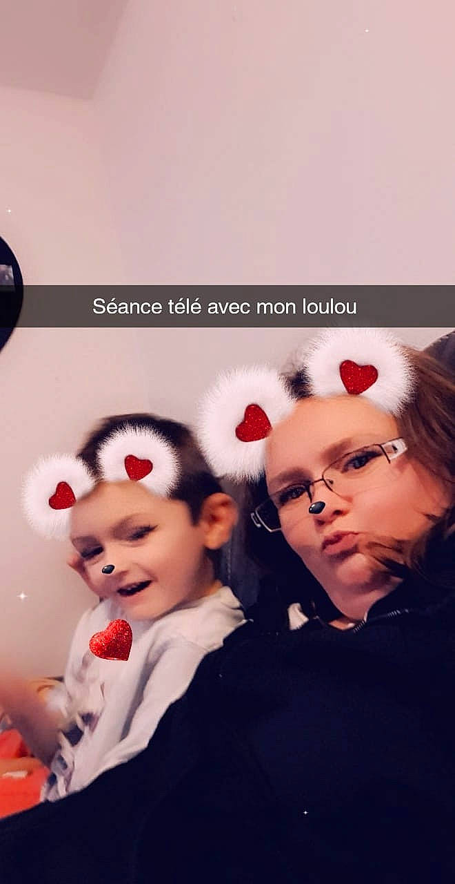 Ethan participe au concours pour gagner de l'argent avec cette photo : black_hair, child, ear, fun, headwear, joy, love, nose, person, photography, toddler