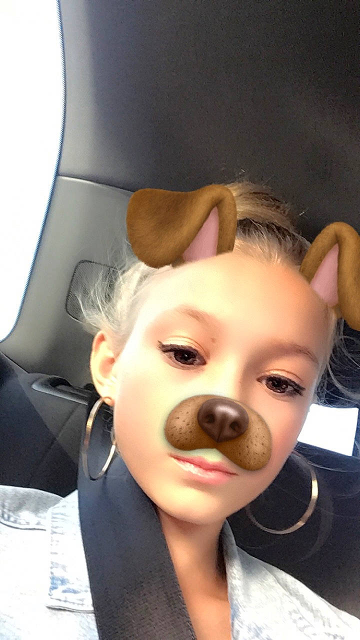 Juliette a rejoint le concours — aidez-le/la à gagner de superbes lots ! cheek, chin, ear, eyebrow, eyelash, face, forehead, hair, head, neck, nose, person, photography, selfie, skin, snout