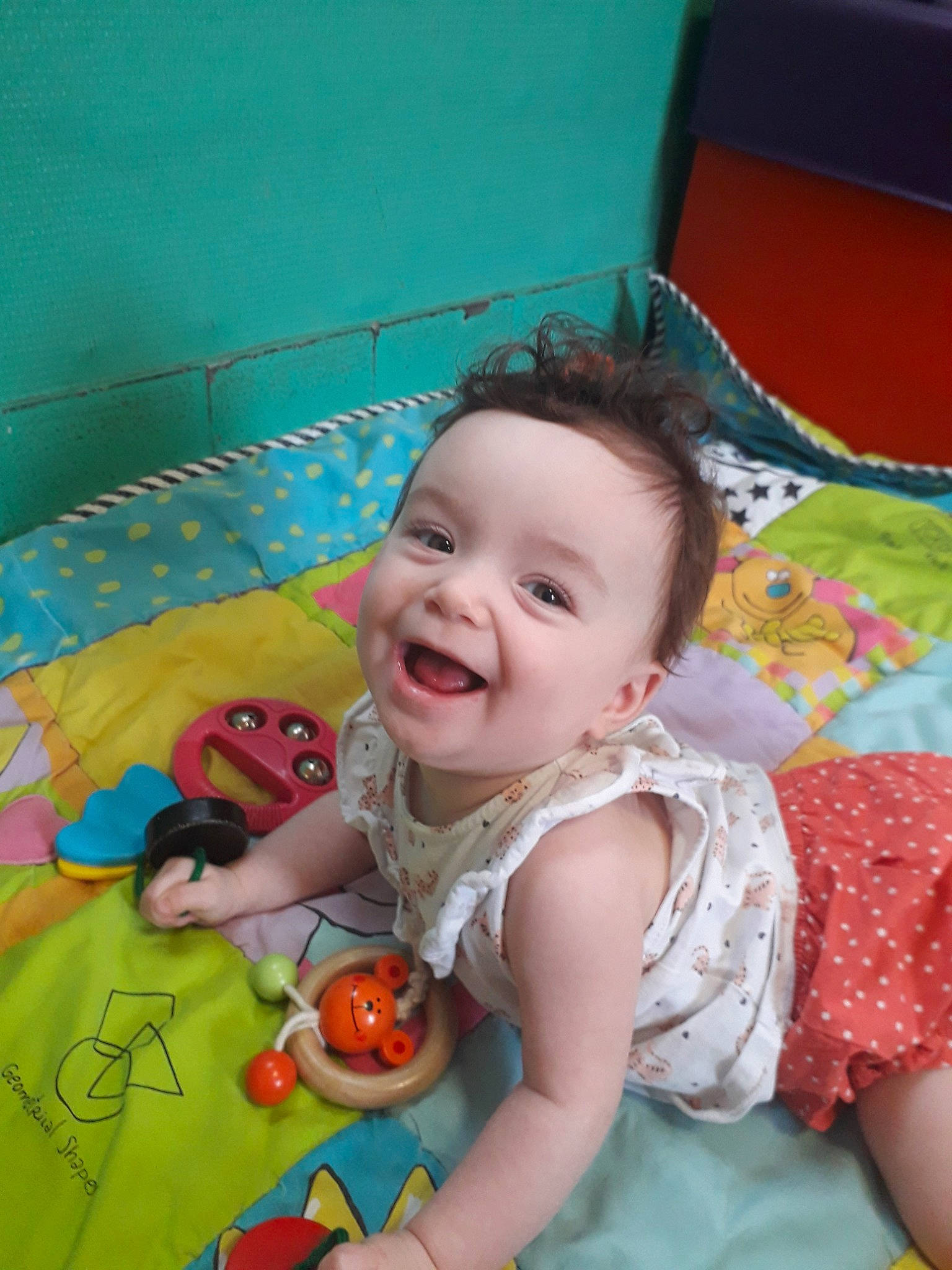 Kamilia a rejoint le concours — aidez-le/la à gagner de superbes lots ! baby, baby_products, baby_toys, child, fun, joy, person, play, product, skin, smile, toddler