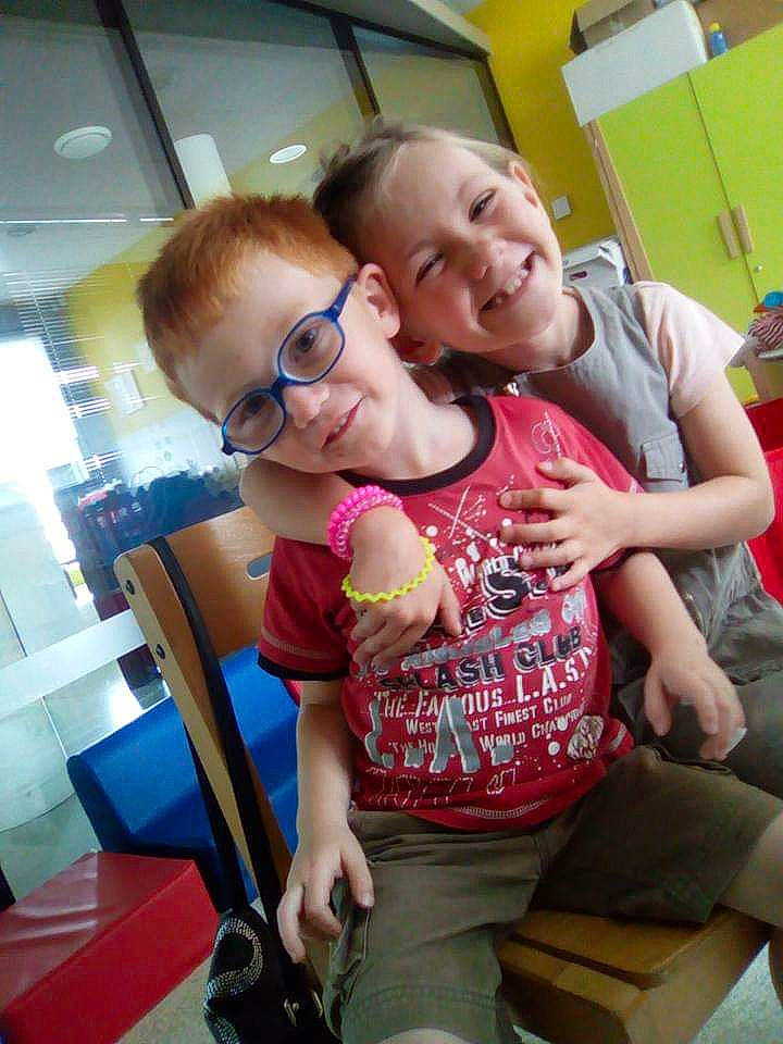 Mathéo a rejoint le concours — aidez-le/la à gagner de superbes lots ! child, fun, glasses, joy, person, photography, selfie, smile, snapshot, toddler