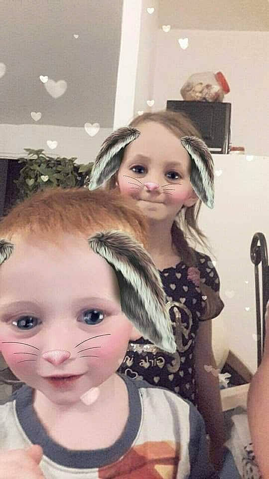 Mathéo a rejoint le concours — aidez-le/la à gagner de superbes lots ! blond, cheek, child, ear, eye, eyebrow, eyelash, face, fawn, hair, hair_accessory, hair_coloring, hairdresser, hairstyle, head, joy, long_hair, person, photography, selfie