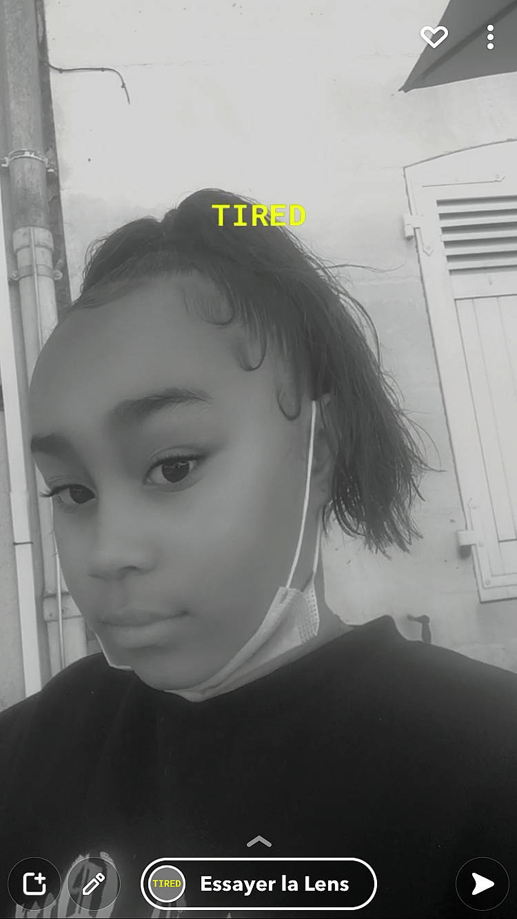 Anna a rejoint le concours — aidez-le/la à gagner de superbes lots ! audio_equipment, black_and_white, black_hair, ear, eyebrow, eyelash, eyewear, face, flash_photography, forehead, hair, hairstyle, head, jaw, lip, monochrome, neck, nose, organ, person