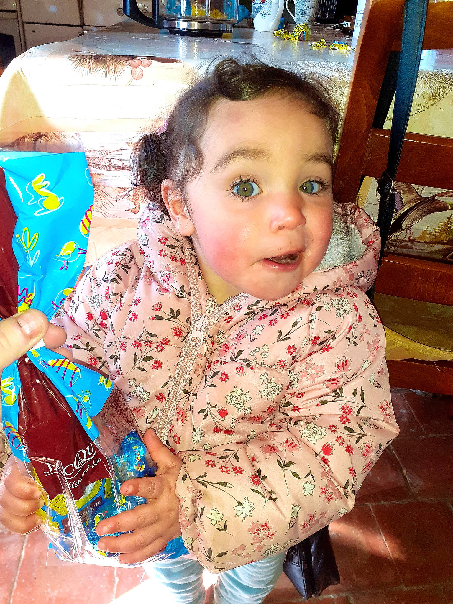 Inaya participe au concours pour gagner de l'argent avec cette photo : baby, baby_toddler_clothing, beauty, chair, cheek, child, event, face, fun, happy, head, human, leisure, nail, pattern, person, sitting, skin, sleeve, surprise