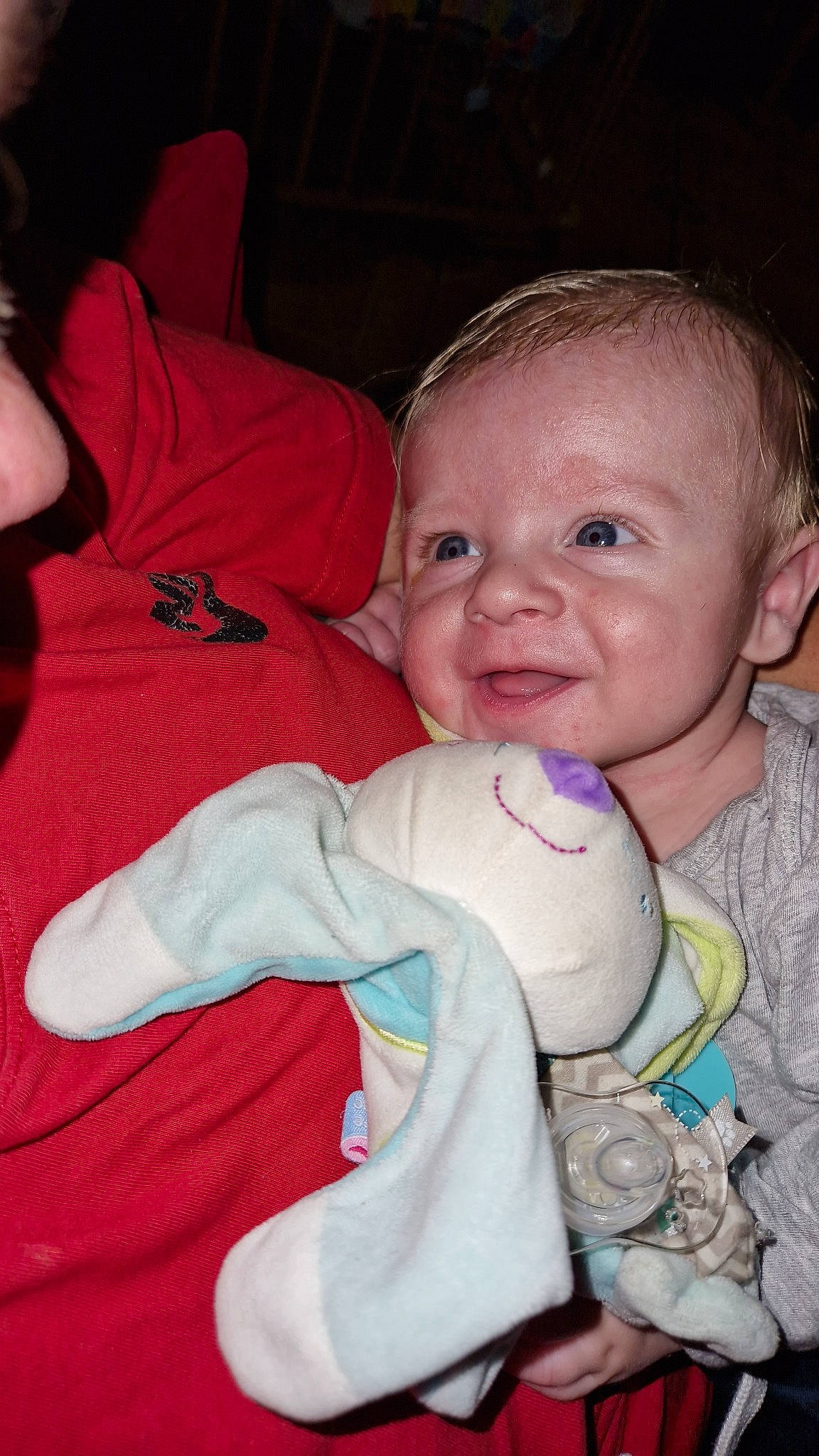 Tiago participe au concours pour gagner de l'argent avec cette photo : baby, baby_toddler_clothing, cheek, chin, comfort, ear, eye, facial_expression, finger, gesture, happy, head, human_body, interaction, iris, mouth, nose, person, pink, skin