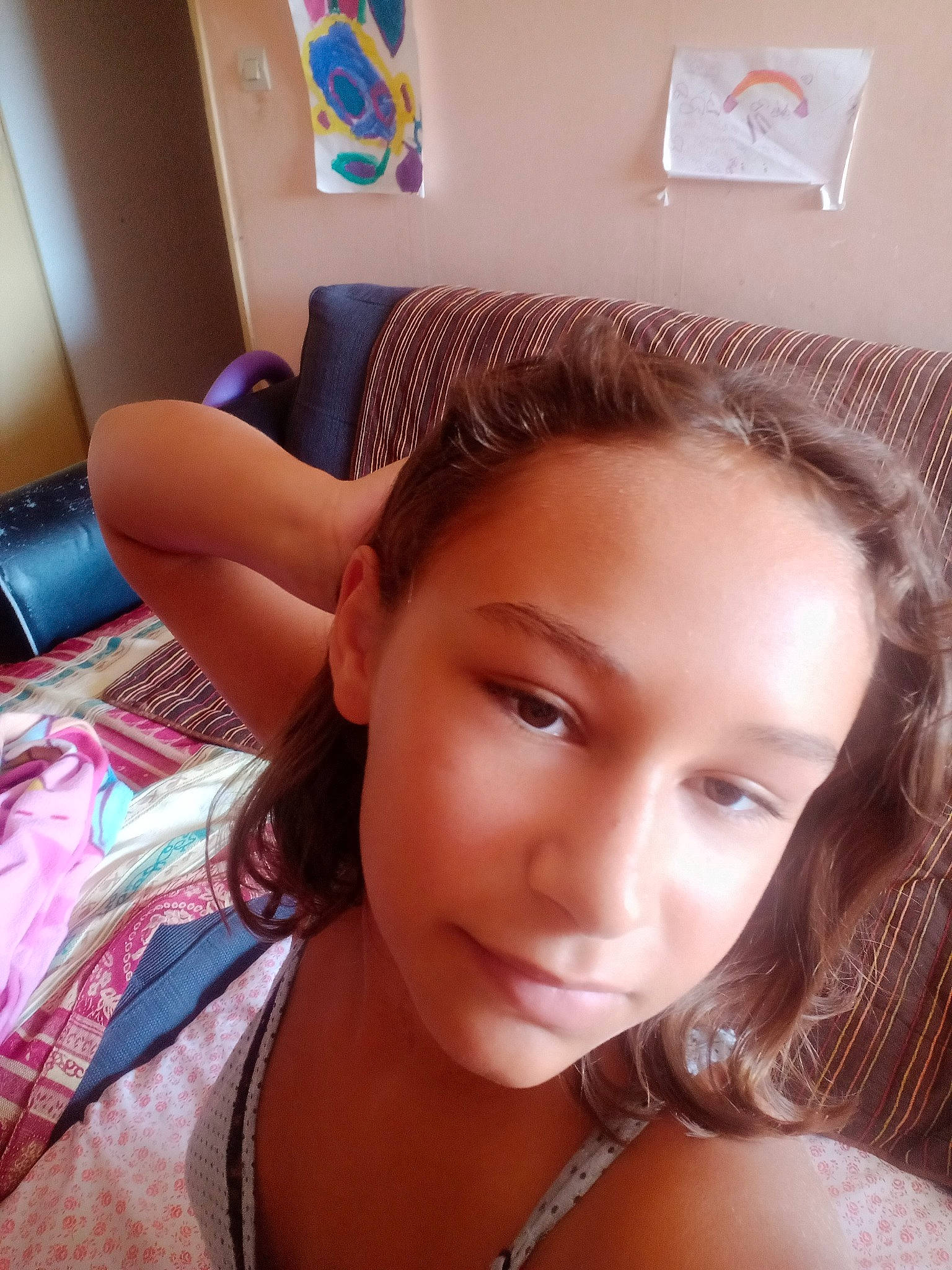 Siem a rejoint le concours — aidez-le/la à gagner de superbes lots ! black_hair, comfort, cool, ear, eyebrow, eyelash, eyewear, forehead, hair, happy, human_body, jaw, lip, long_hair, mouth, neck, nose, person, selfie, shoulder