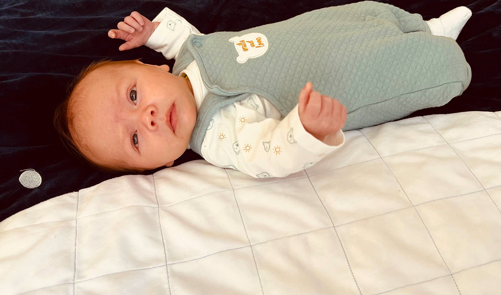 Soren a rejoint le concours — aidez-le/la à gagner de superbes lots ! baby, baby_products, baby_sleeping, baby_toddler_clothing, bedtime, child, comfort, hat, leg, linens, nap, pattern, person, portrait_photography, room, sitting, skin, sleep, sleeve, textile