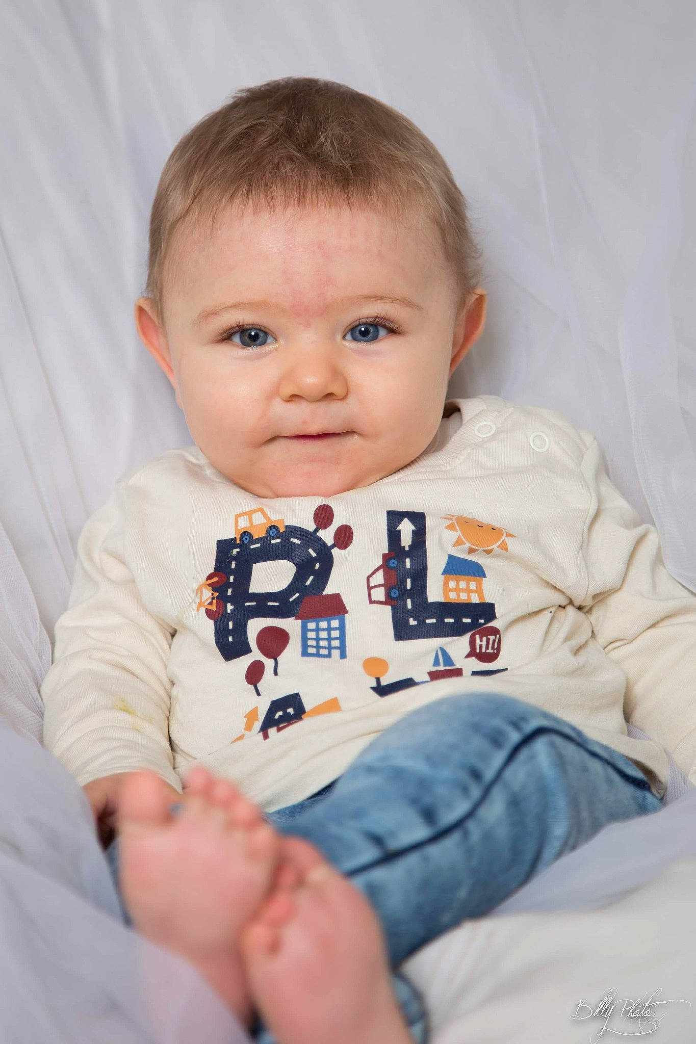 énael a rejoint le concours — aidez-le/la à gagner de superbes lots ! baby, cheek, child, chin, eye, face, head, lip, nose, person, photography, sitting, skin, smile, toddler