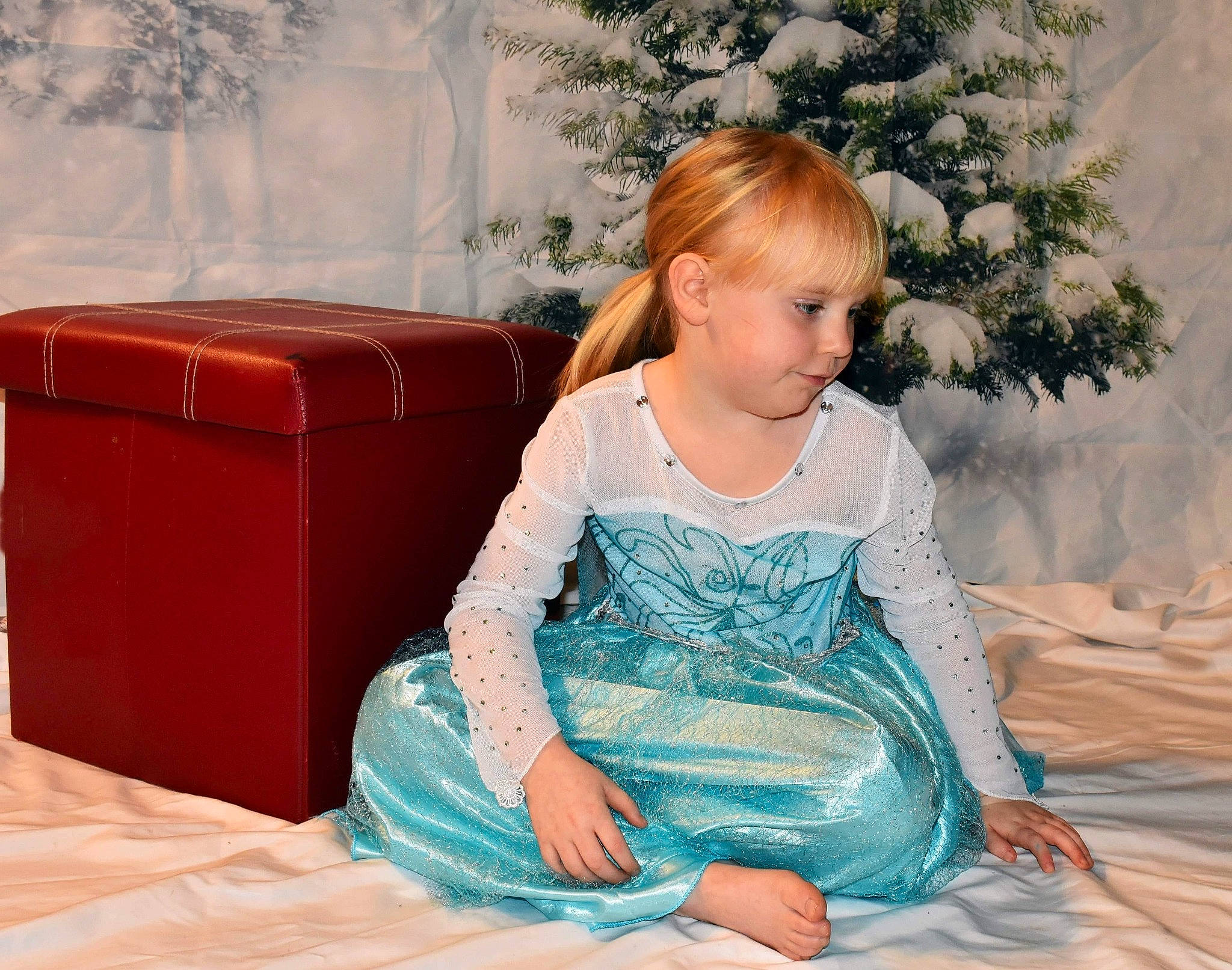 Brooklyn is registered to the contest to win money with this photo: blond, child, furniture, long_hair, person, photography, sitting