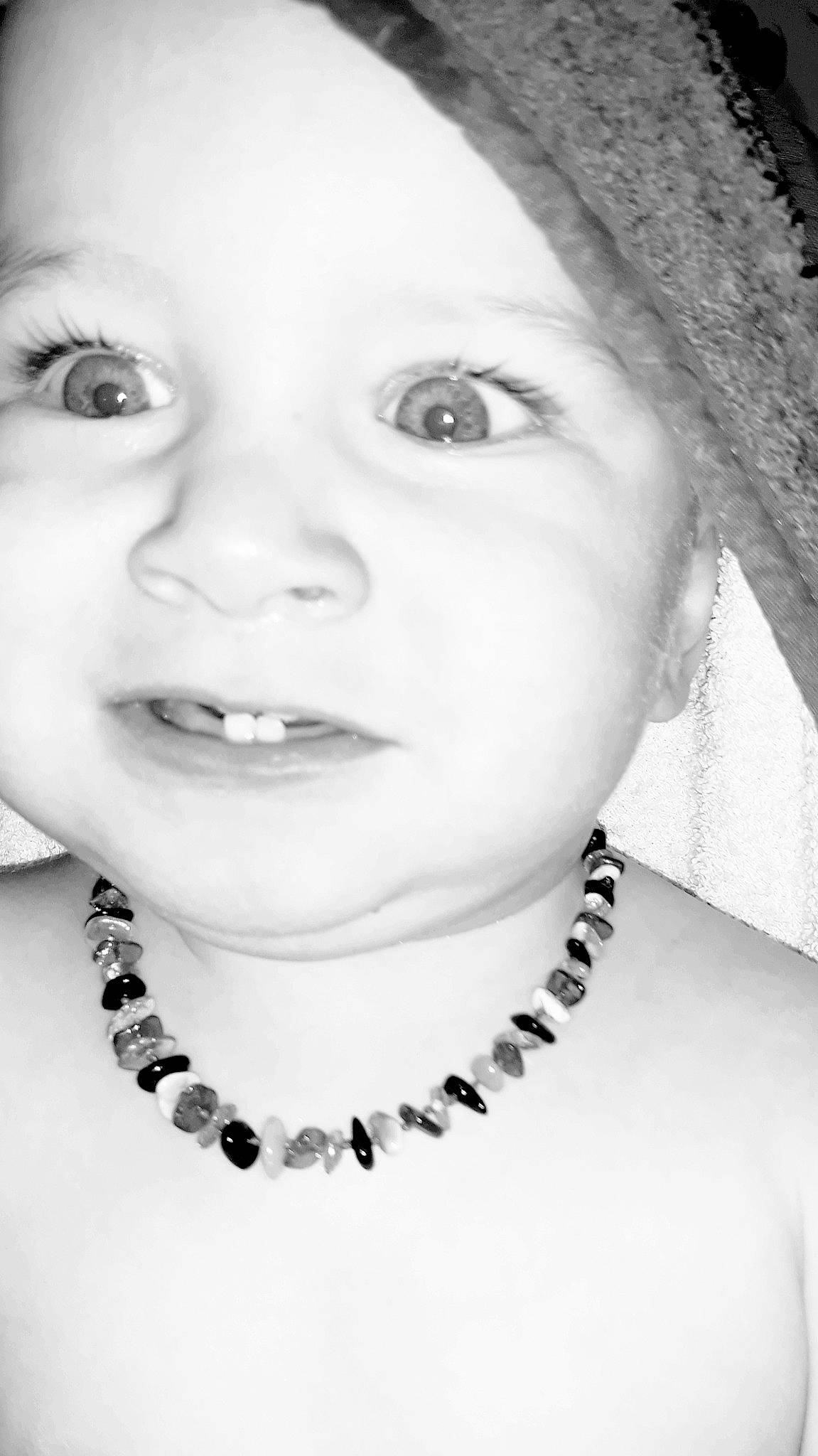 Hayden participe au concours pour gagner de l'argent avec cette photo : beauty, black_and_white, cheek, child, chin, close_up, eye, eyebrow, face, facial_expression, forehead, head, lip, monochrome, nose, organ, person, photograph, skin, smile