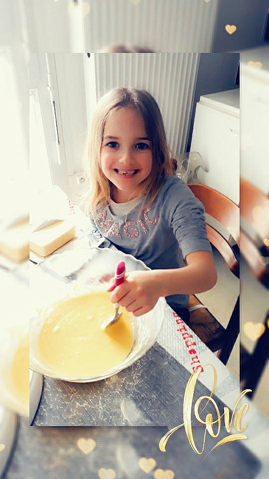 Kyra participe au concours pour gagner de l'argent avec cette photo : baking, breakfast, cuisine, food, joy, person, skin, yellow