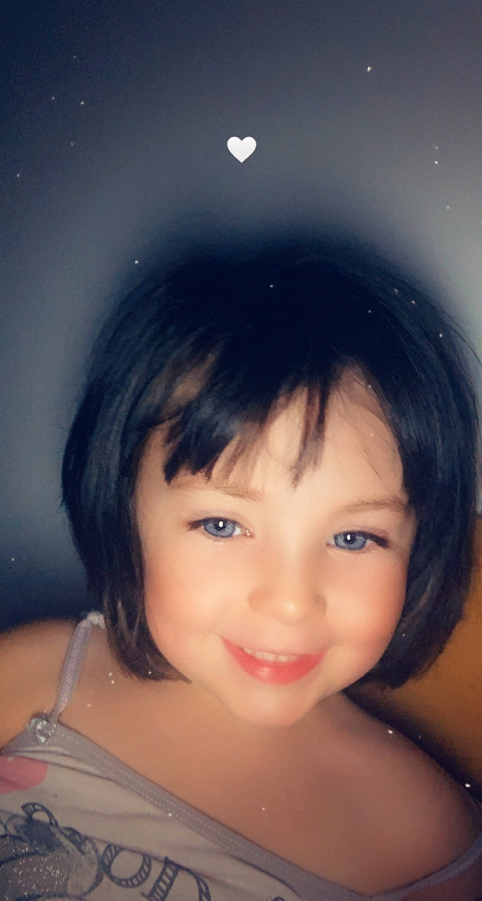 Ayana participe au concours pour gagner de l'argent avec cette photo : bangs, black_hair, cheek, chin, cloud, eye, eyebrow, eyelash, flash_photography, forehead, hair, hairstyle, happy, iris, jaw, joy, lip, nose, people_in_nature, person