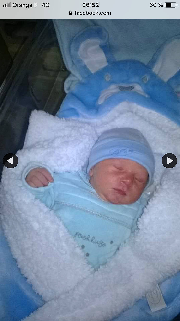 Kendjy a rejoint le concours — aidez-le/la à gagner de superbes lots ! baby, baby_products, child, headwear, infant_bed, person, product