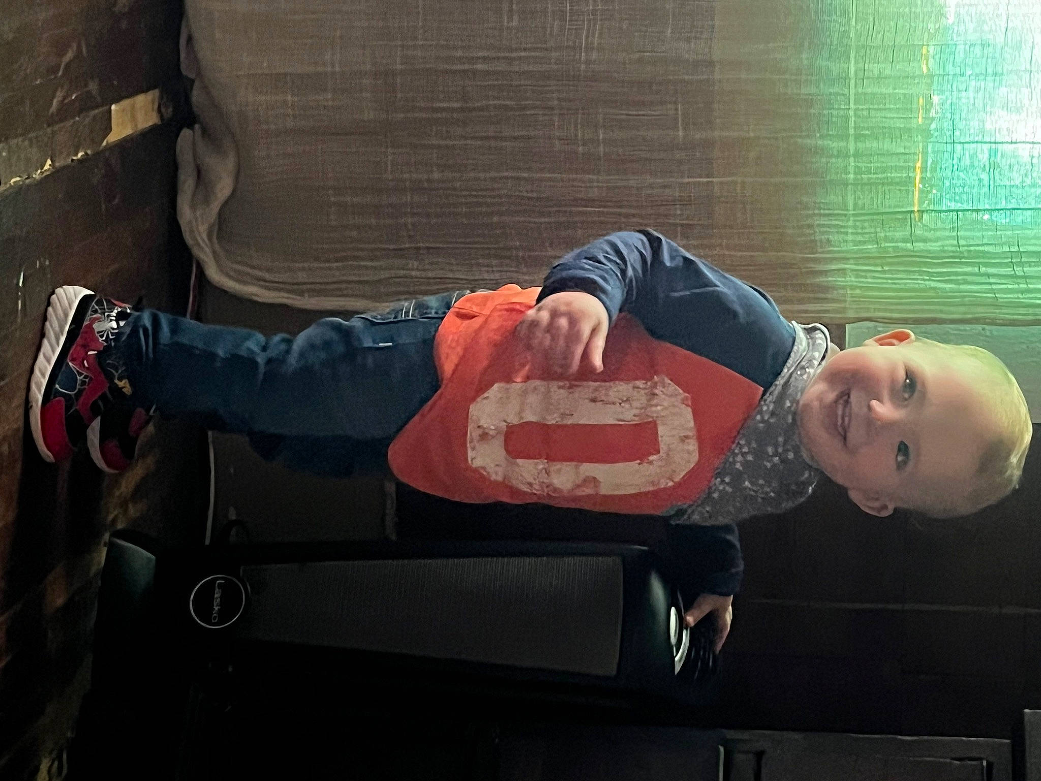 Lj is registered to the contest to win money with this photo: bag, cloud, comfort, denim, elbow, eyewear, flash_photography, human_leg, joy, knee, person, sitting, smile, thigh, toddler, walking_shoe