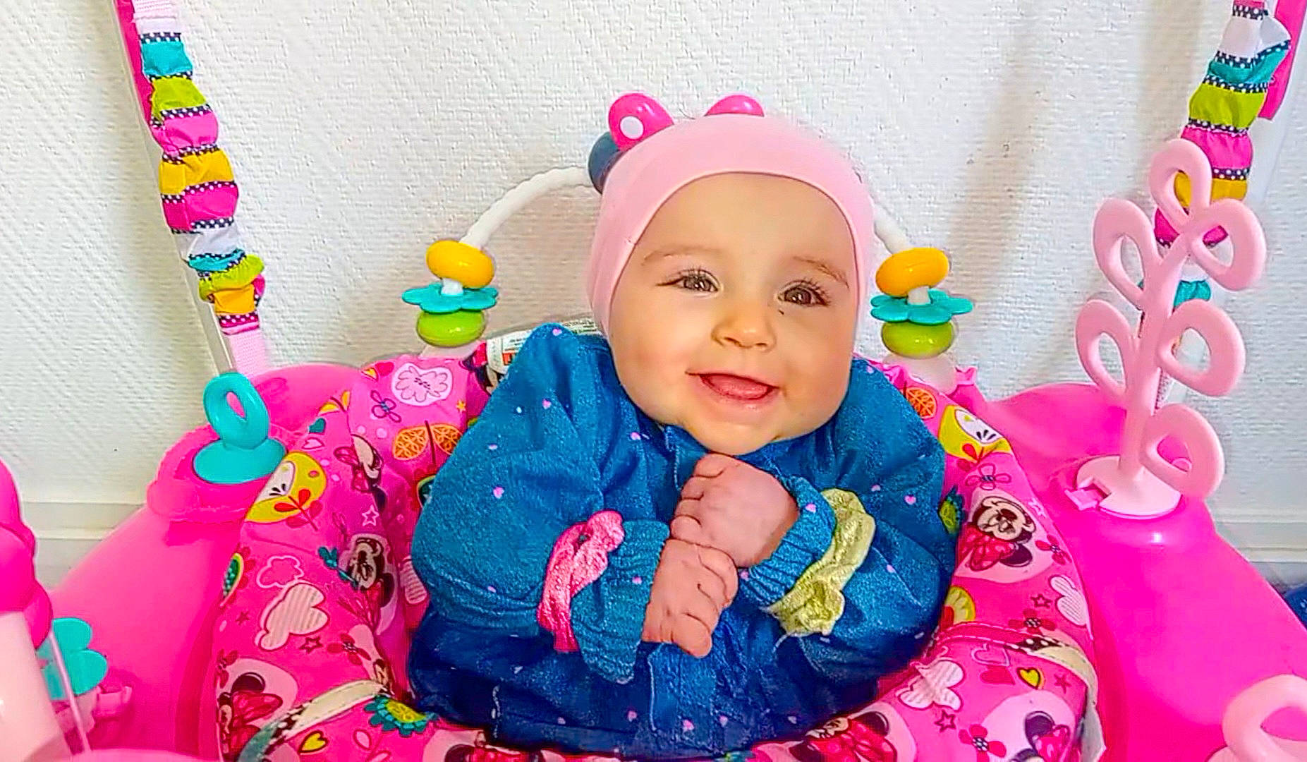 Fybie participe au concours pour gagner de l'argent avec cette photo : baby, baby_playing_with_toys, baby_products, baby_toddler_clothing, cap, child, event, fashion_accessory, fun, happy, headwear, joy, magenta, pattern, person, pink, play, purple, sitting, sleeve