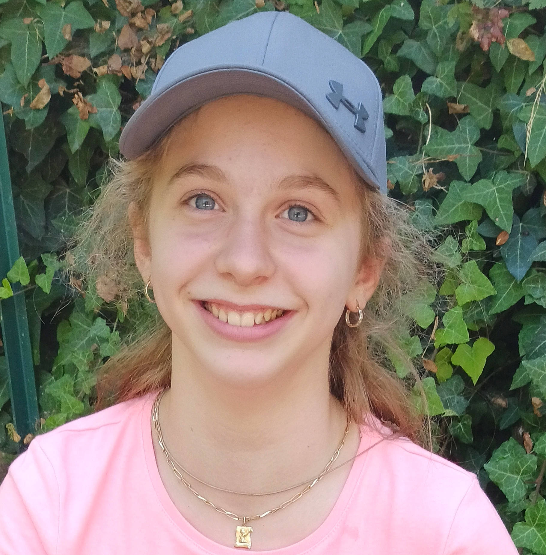 Lauren a rejoint le concours — aidez-le/la à gagner de superbes lots ! cap, chin, face, facial_expression, fashion_accessory, forehead, happy, hat, head, headgear, headwear, joy, lip, person, portrait_photography, selfie, smile