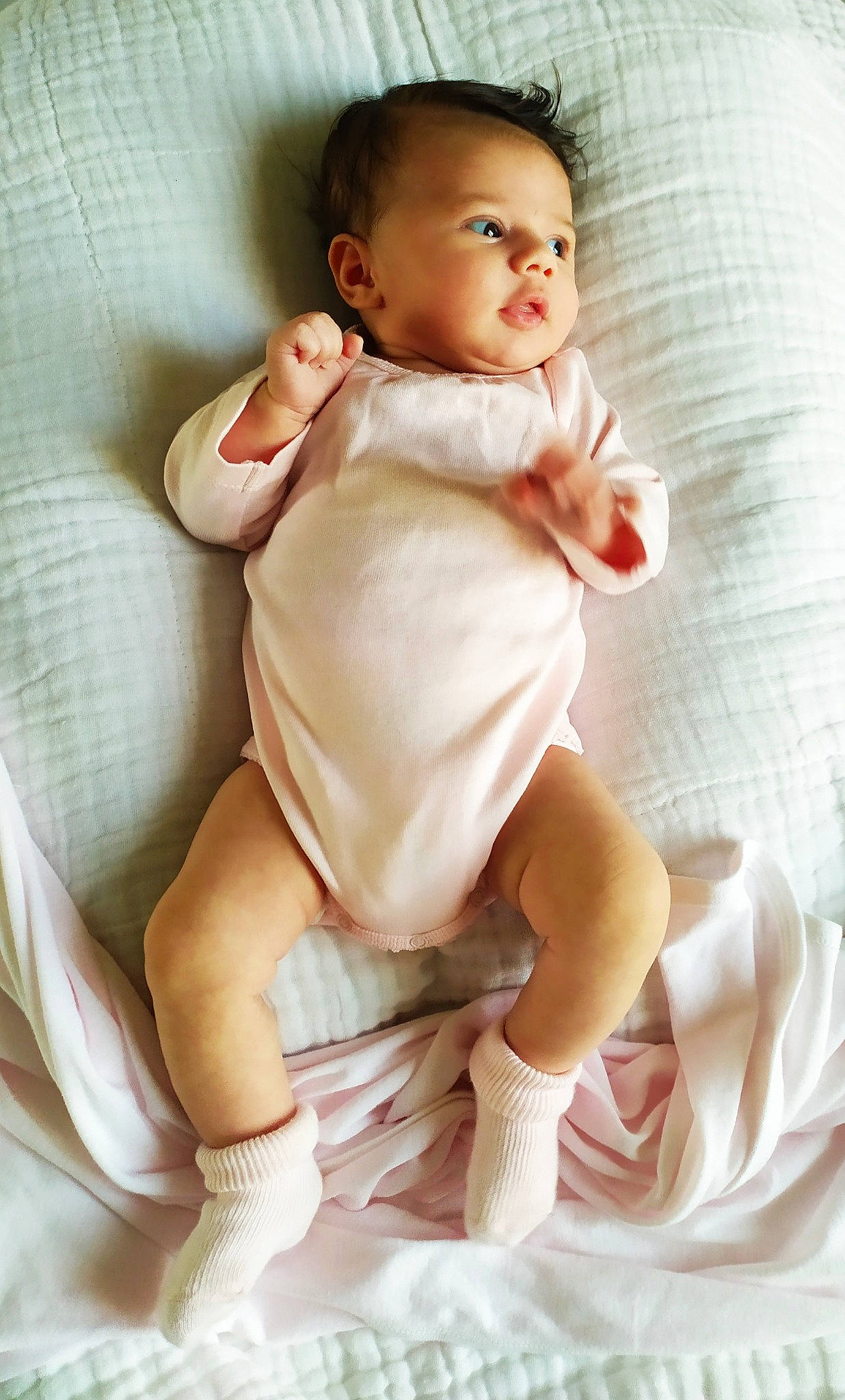 Alma participe au concours pour gagner de l'argent avec cette photo : baby, baby_sleeping, cheek, child, comfort, person, sitting, skin, toddler