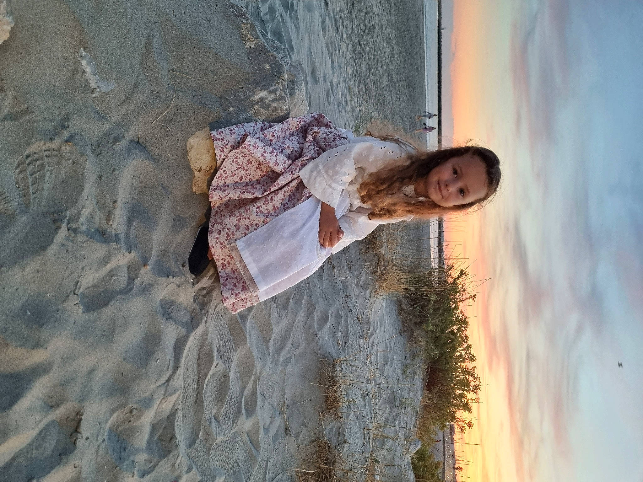 Léna participe au concours pour gagner de l'argent avec cette photo : azure, beach, beauty, body_of_water, cloud, flash_photography, fun, happy, joy, landscape, leisure, people_in_nature, person, reflection, sand, sea, shadow, sky, smile, vacation
