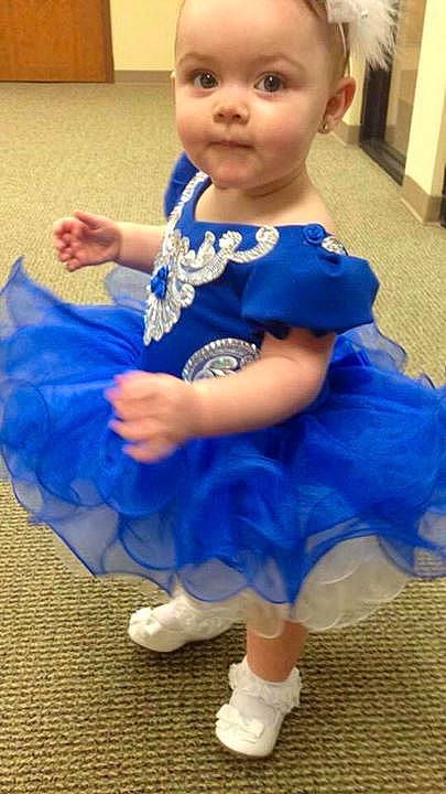 Aubryn is registered to the contest to win money with this photo: