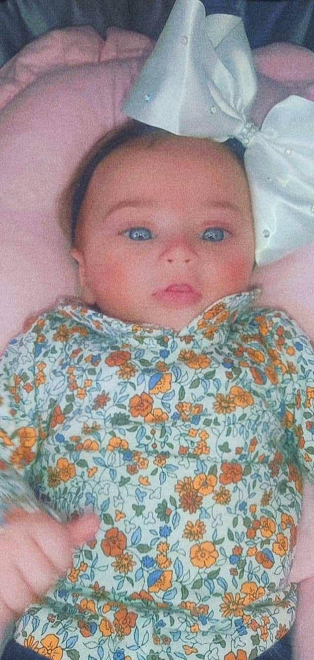 Sylvana a rejoint le concours — aidez-le/la à gagner de superbes lots ! azure, baby, cheek, chin, eye, eyelash, forehead, human_body, iris, lip, mouth, neck, nose, organ, outerwear, person, pink, skin, sleeve, textile