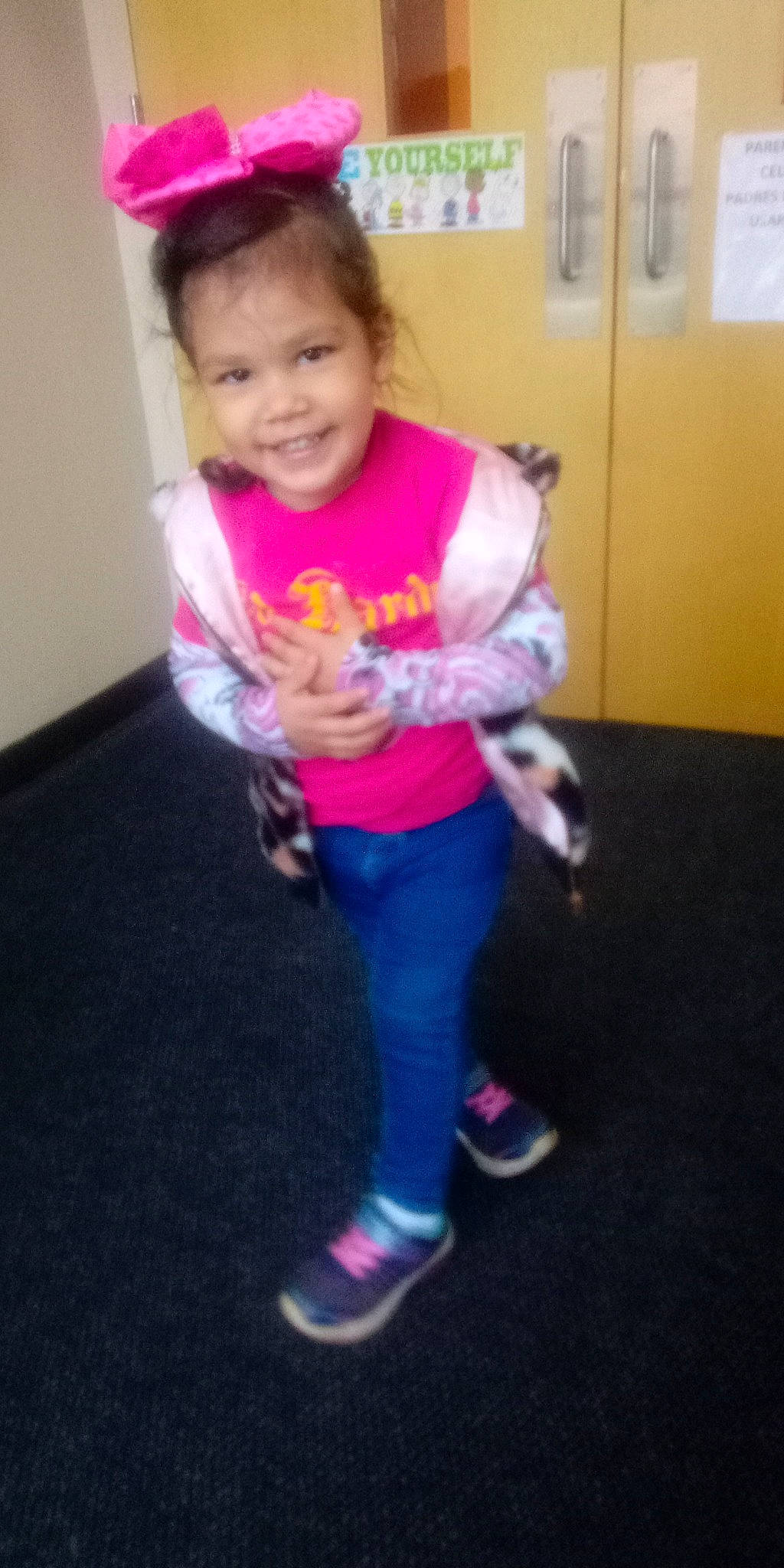 Belica Rivera Pacheco is registered to the contest to win money with this photo: baby_toddler_clothing, child, face, fun, happy, human_leg, joy, knee, magenta, person, pink, recreation, room, selfie, shoe, sleeve, smile, sportswear, t_shirt, thigh