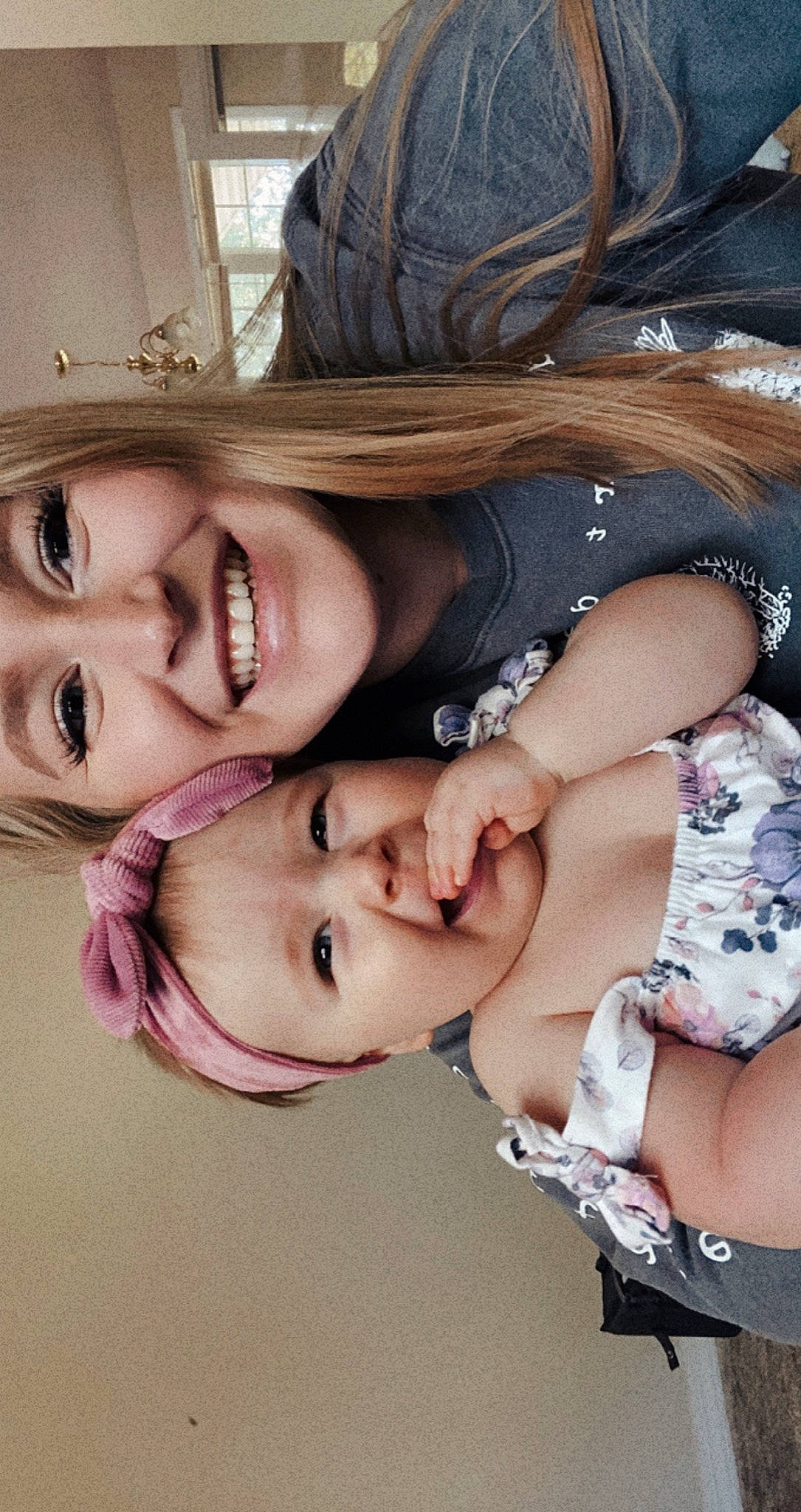 Drew is registered to the contest to win money with this photo: chin, eyebrow, eyelash, facial_expression, fashion, gesture, hairstyle, hand, happy, hat, human, jaw, joy, lip, mouth, neck, nose, organ, person, skin