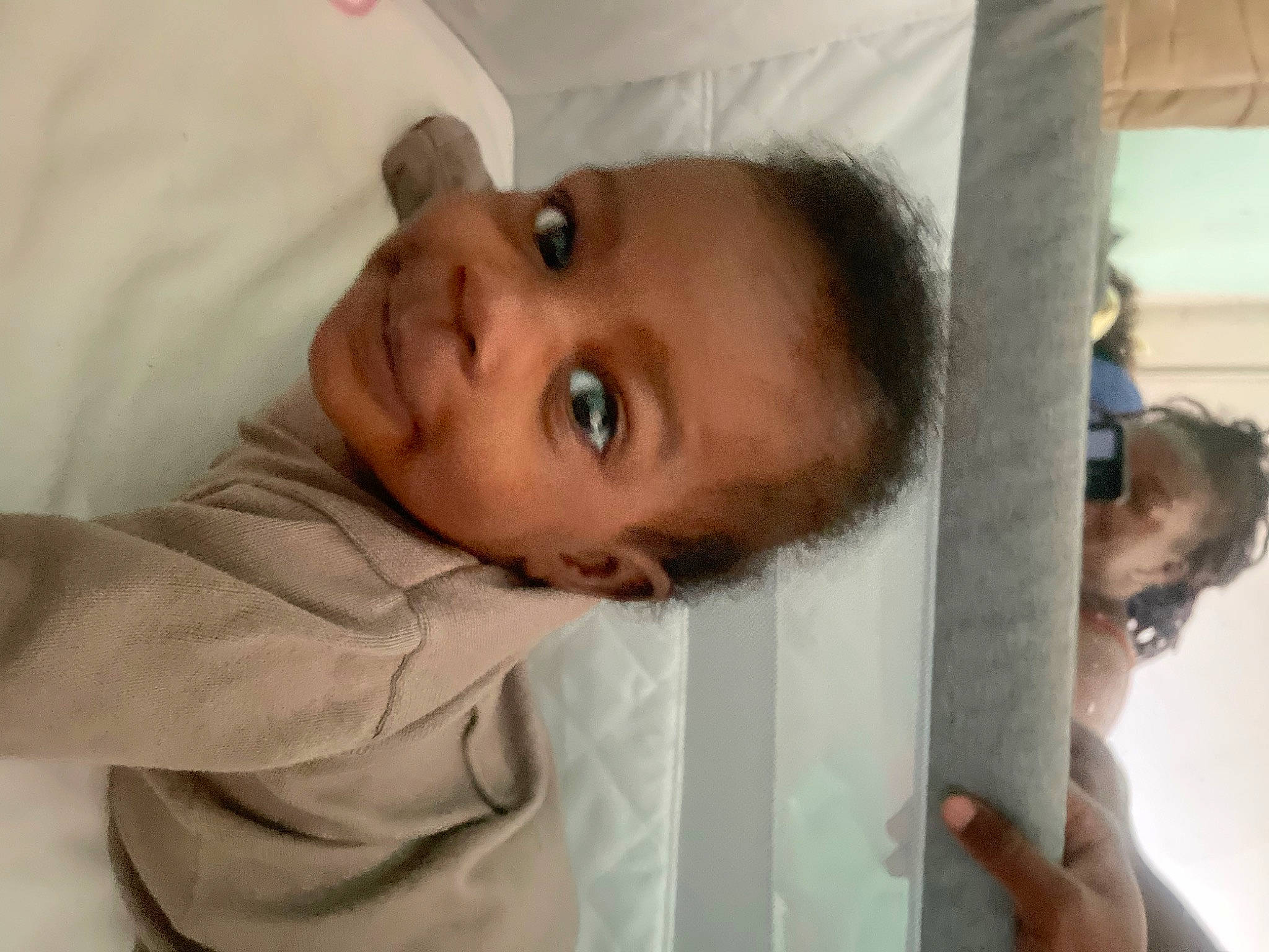 Alixia a rejoint le concours — aidez-le/la à gagner de superbes lots ! baby, baby_toddler_clothing, beard, cheek, child, comfort, ear, eye, eyelash, forehead, hair, happy, iris, joy, lip, nose, person, skin, smile, sunglasses