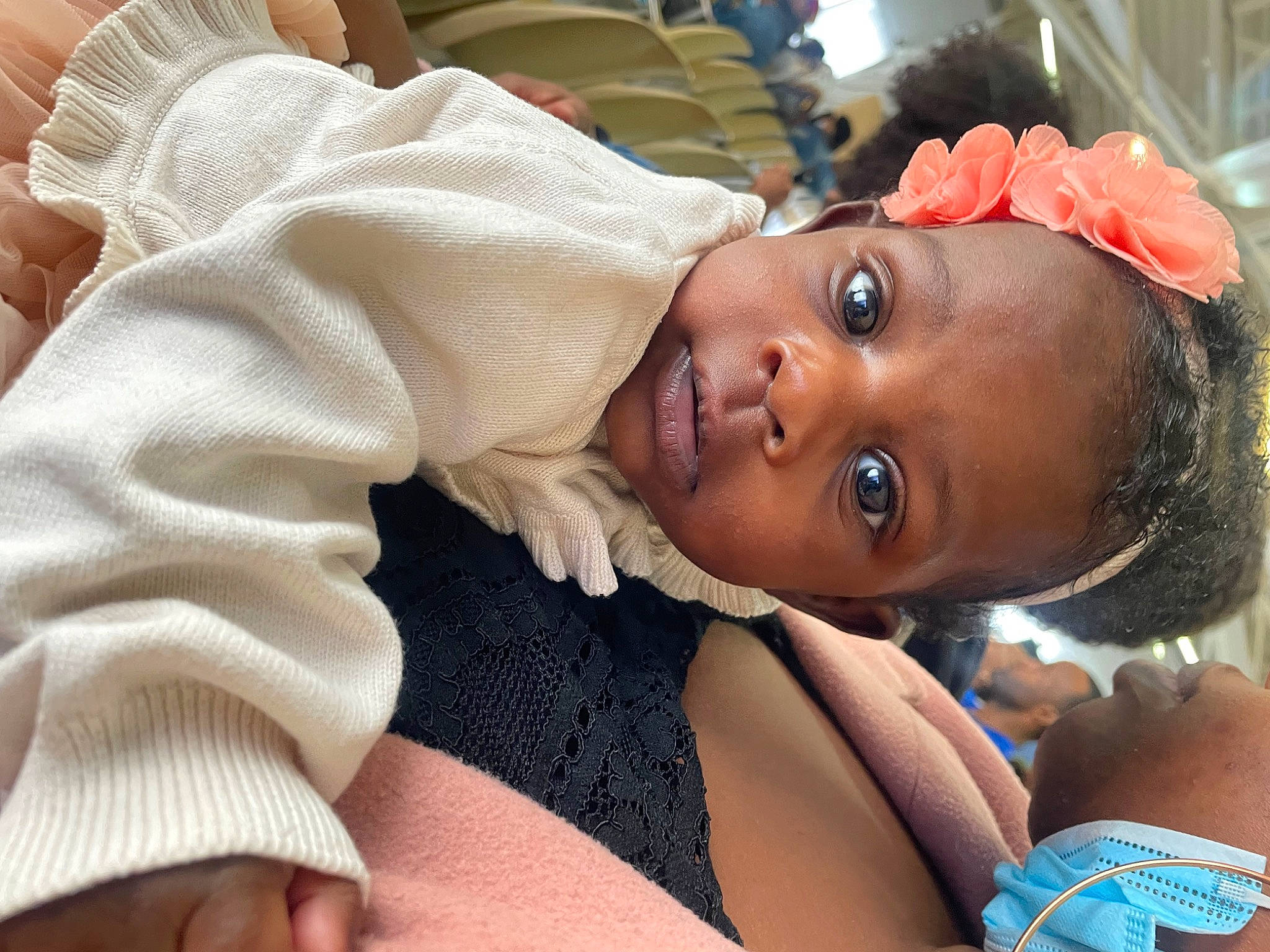 Alixia participe au concours pour gagner de l'argent avec cette photo : baby, baby_toddler_clothing, cheek, child, comfort, event, eye, eyelash, fun, happy, hat, headpiece, human_body, iris, lip, mouth, neck, nose, person, skin