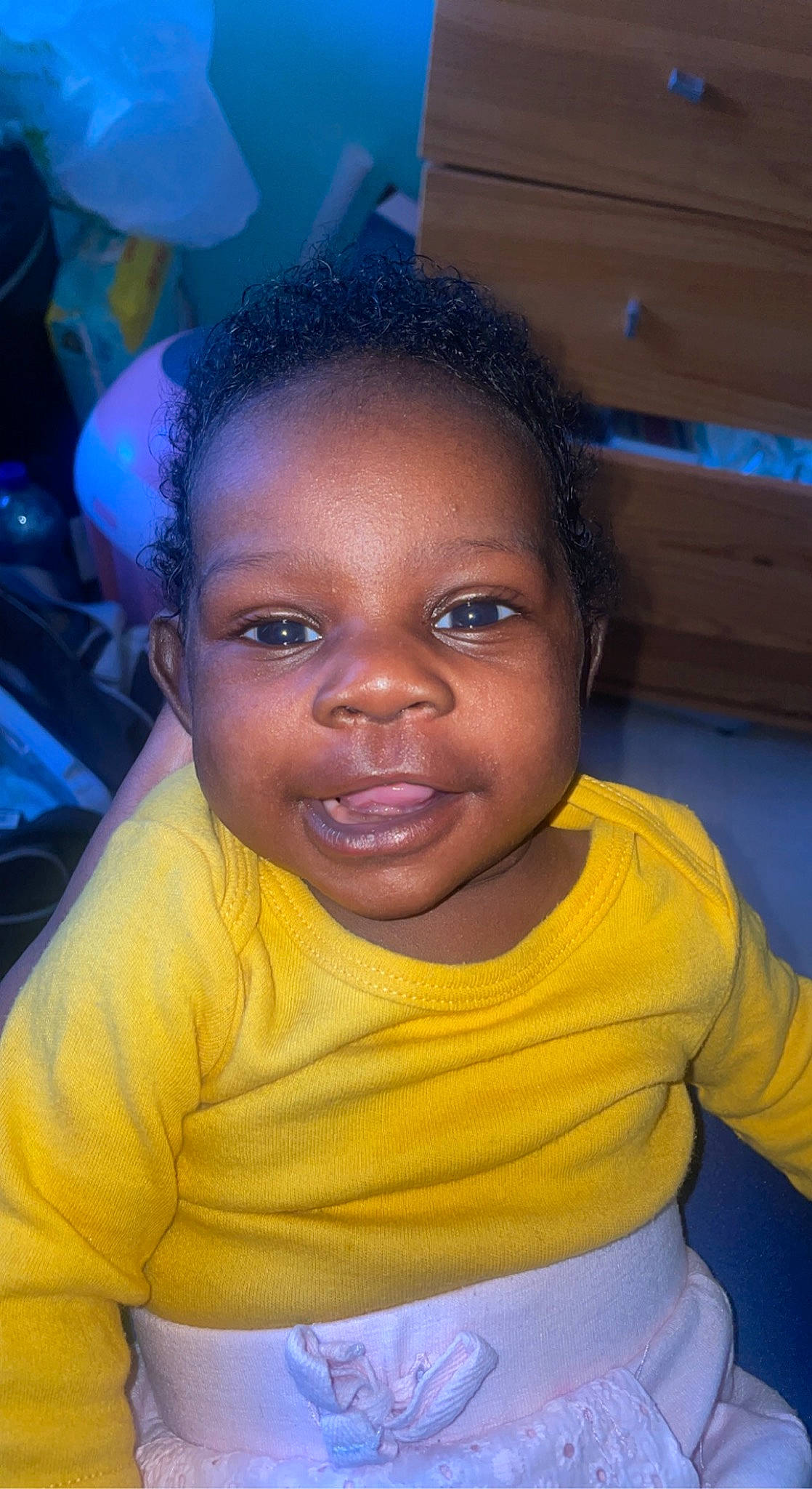 Alixia participe au concours pour gagner de l'argent avec cette photo : arm, cheek, chin, cool, ear, eye, eyebrow, eyelash, flash_photography, forehead, hairstyle, happy, iris, lip, mouth, neck, nose, person, shoulder, skin