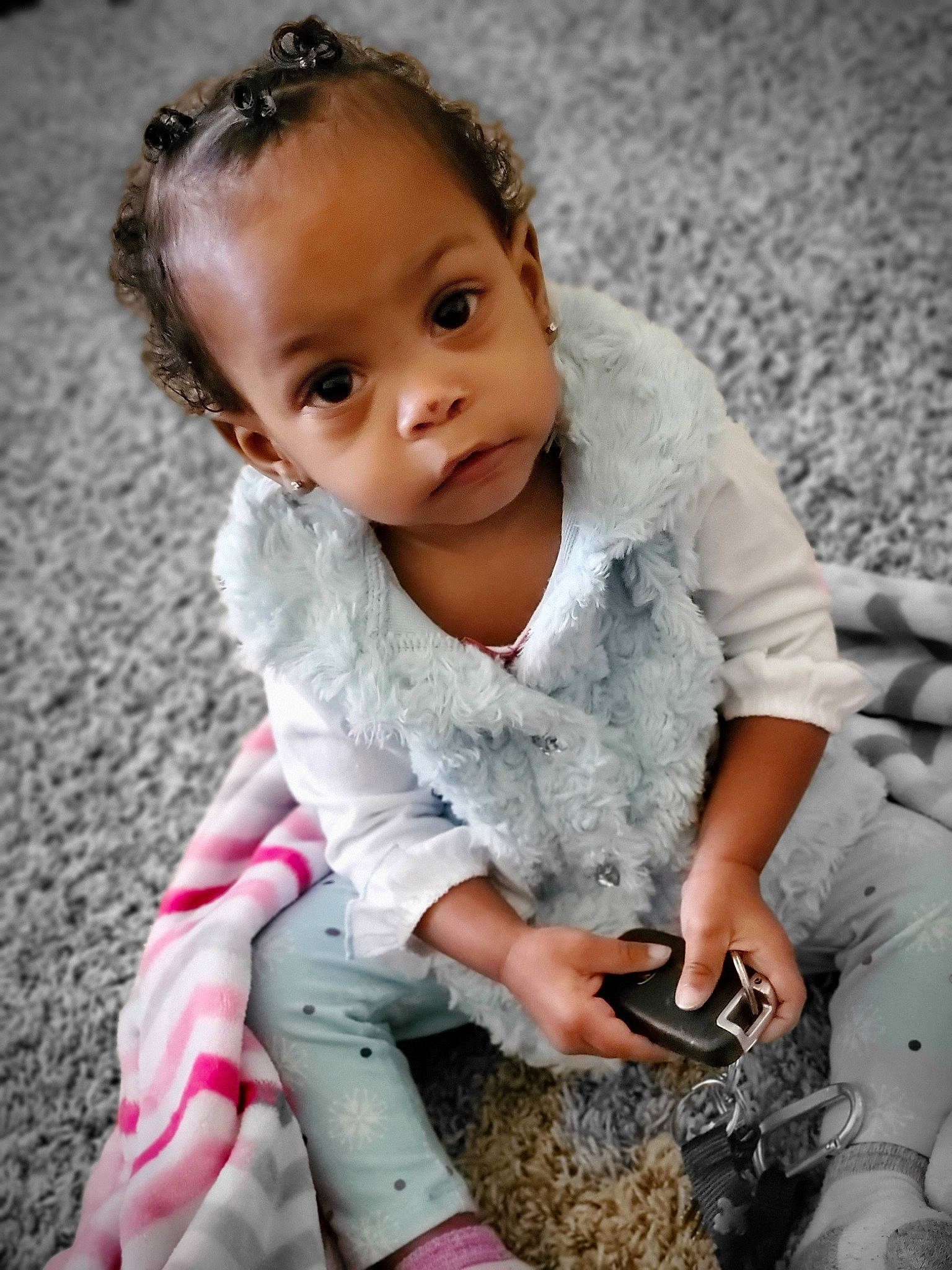 Journei is registered to the contest to win money with this photo: baby, baby_toddler_clothing, cheek, child, child_model, eye, human, lip, person, pink, play, shoe, sitting, skin, smile, toddler