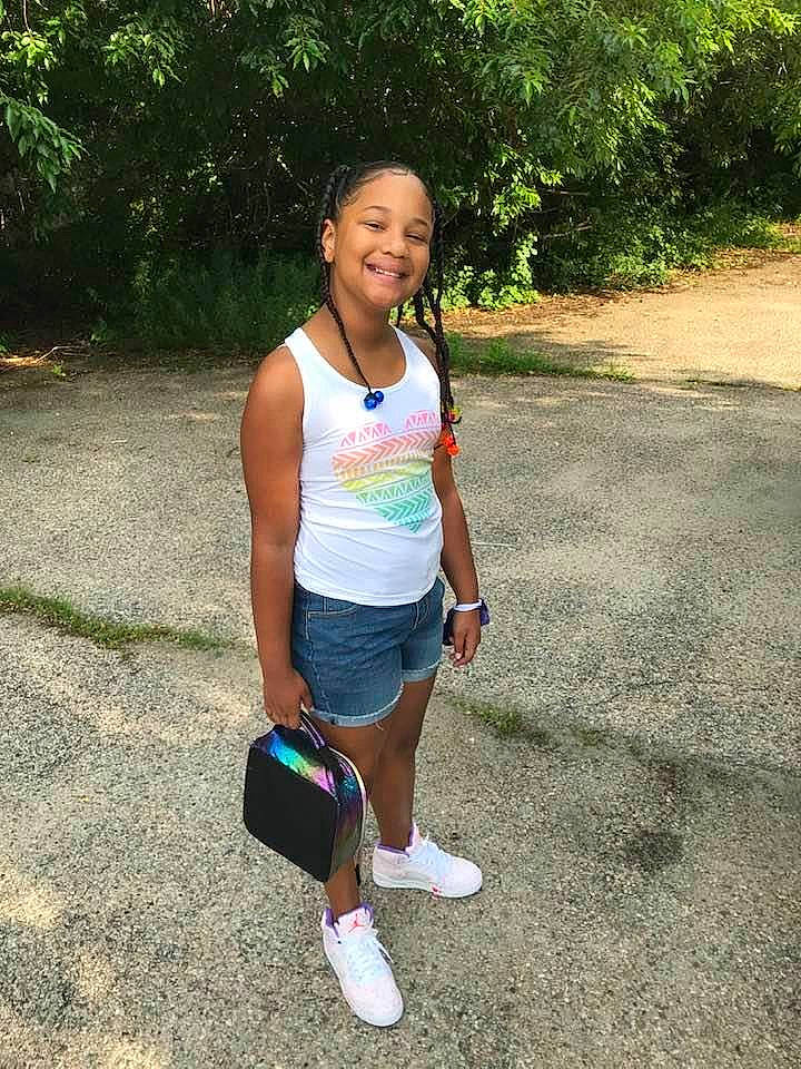 Aysia joined the competition — help win amazing prizes! abdomen, active_pants, active_shorts, active_tank, bag, baggage, chest, clothing, human_body, joy, knee, luggage_and_bags, person, physical_fitness, shorts, shoulder, sleeveless_shirt, summer, sweatpant, trunk