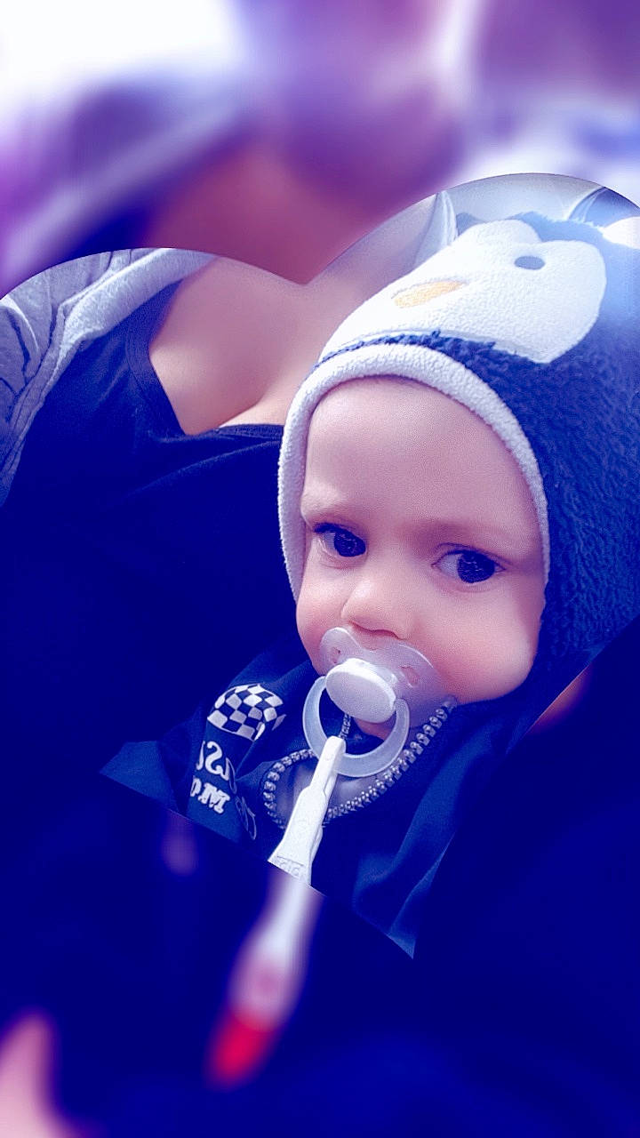 Daniel a rejoint le concours — aidez-le/la à gagner de superbes lots ! blue, child, close_up, ear, electric_blue, eye, face, fun, girl, infant, lip, mouth, nose, person, product, purple, smile, toddler