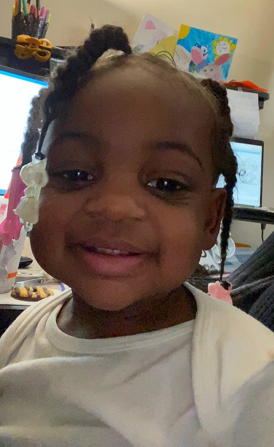 Amira is registered to the contest to win money with this photo: cheek, chin, cool, ear, eye, eyebrow, eyelash, facial_expression, forehead, fun, hairstyle, happy, iris, jaw, joy, lip, mouth, nose, person, skin